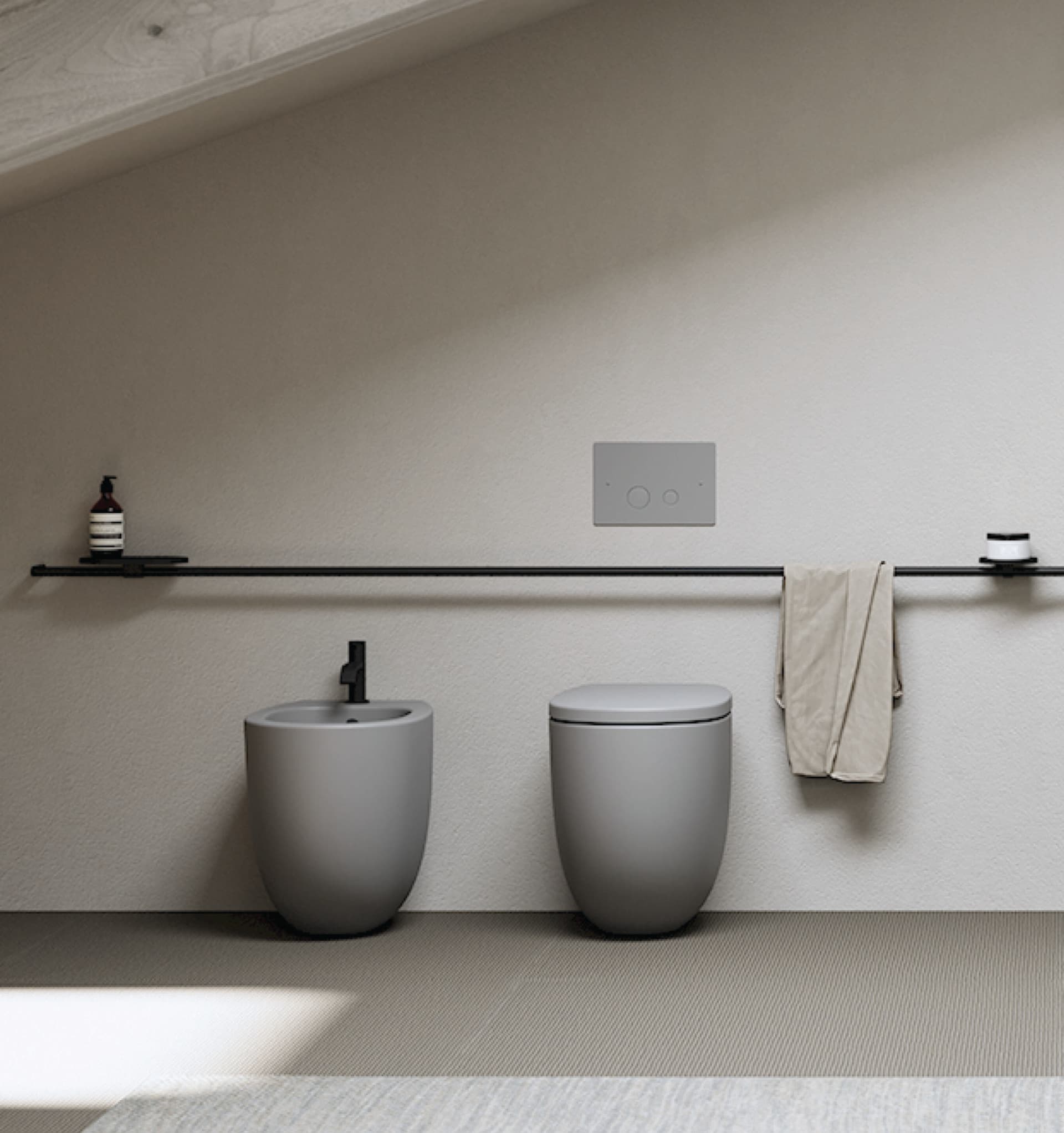 Nic
MILK
Floor mounted ceramic bidet