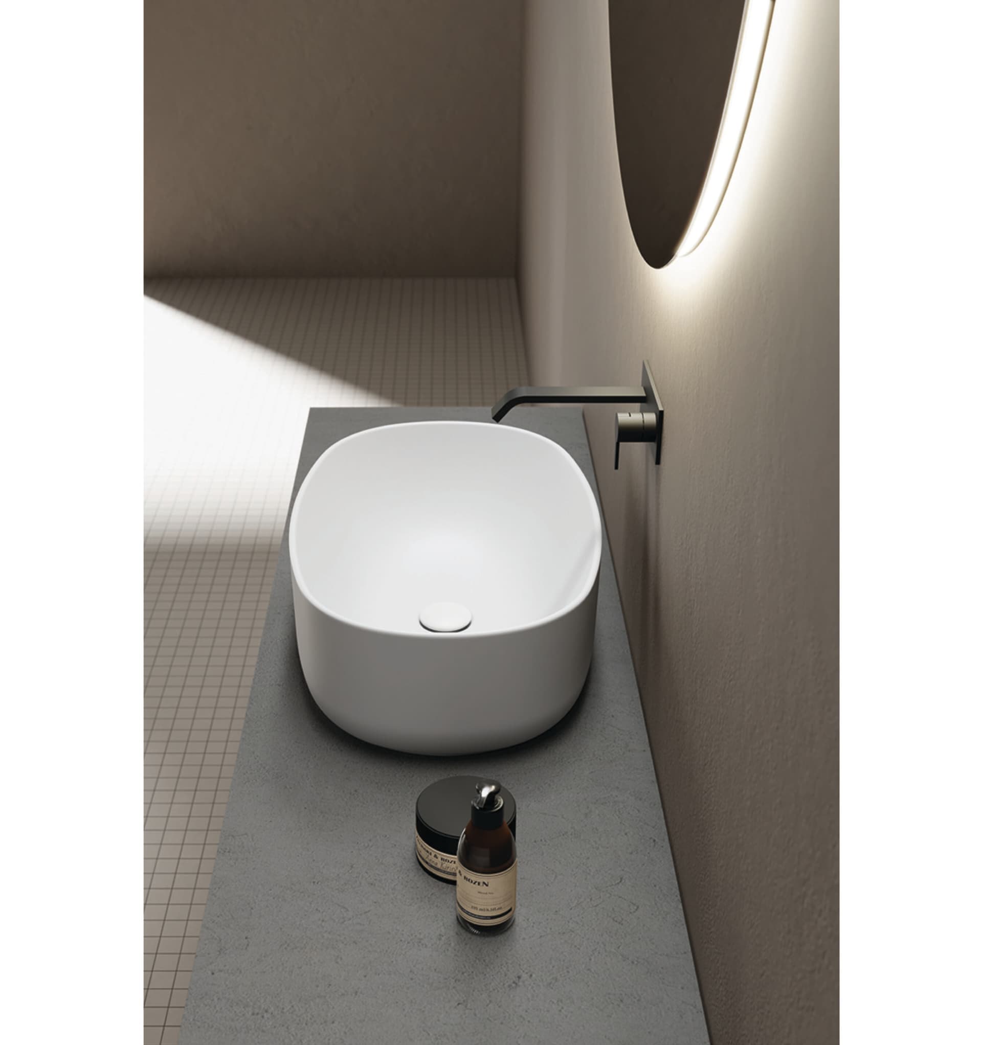 Nic
SEMPLICE
Countertop oval ceramic washbasin