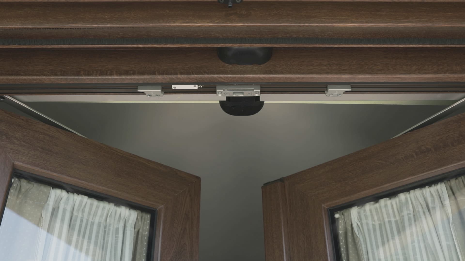 NURITH
EASYUSE
Electric opener for windows and doors