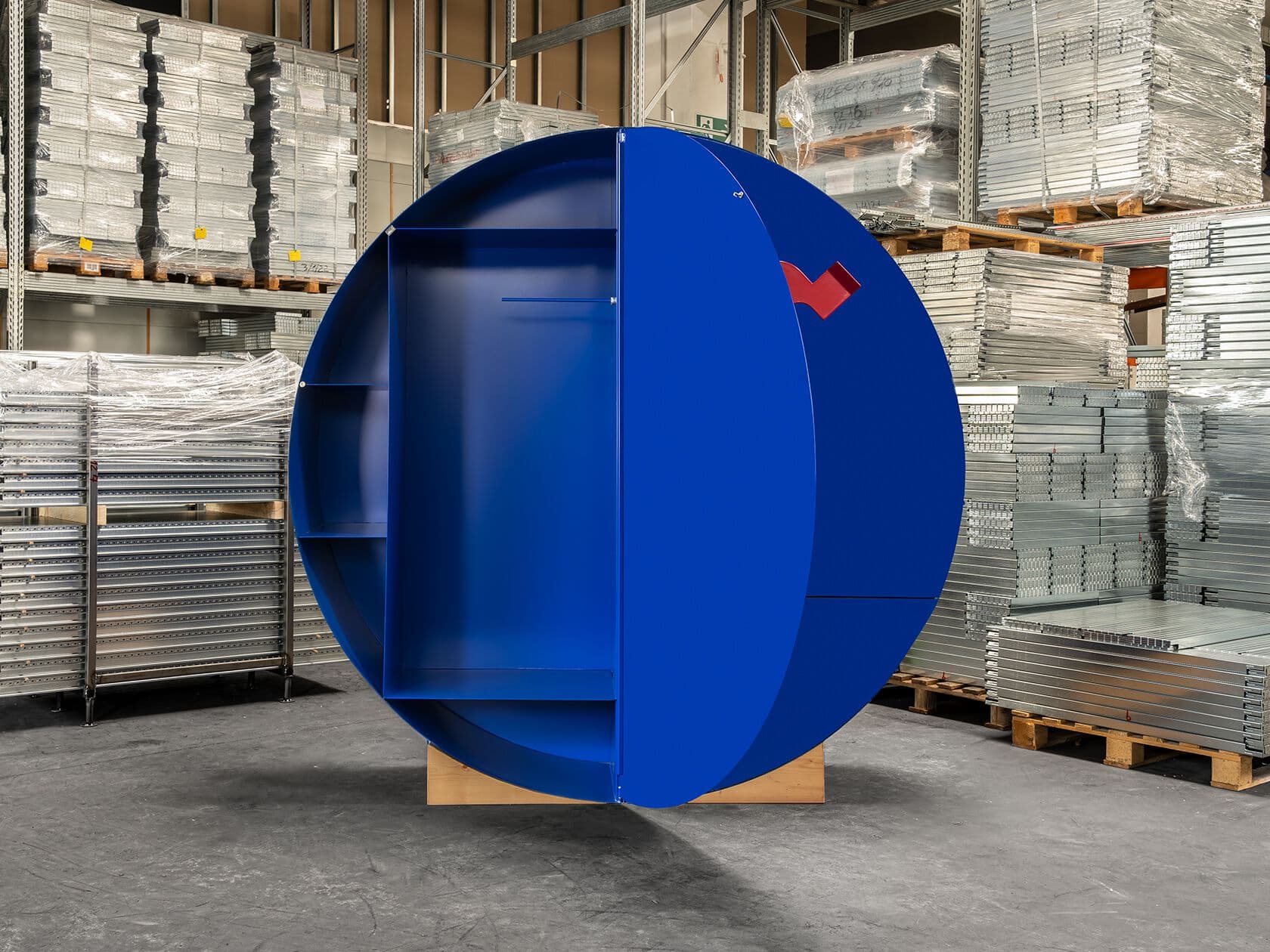 Officine Tamborrino
DE-SIDERIO
Metal wardrobe