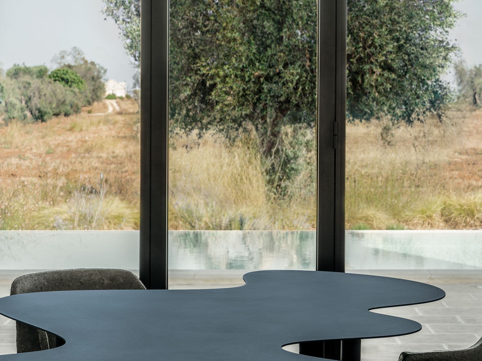 Officine Tamborrino
NUVOLA 01
Steel dining table
