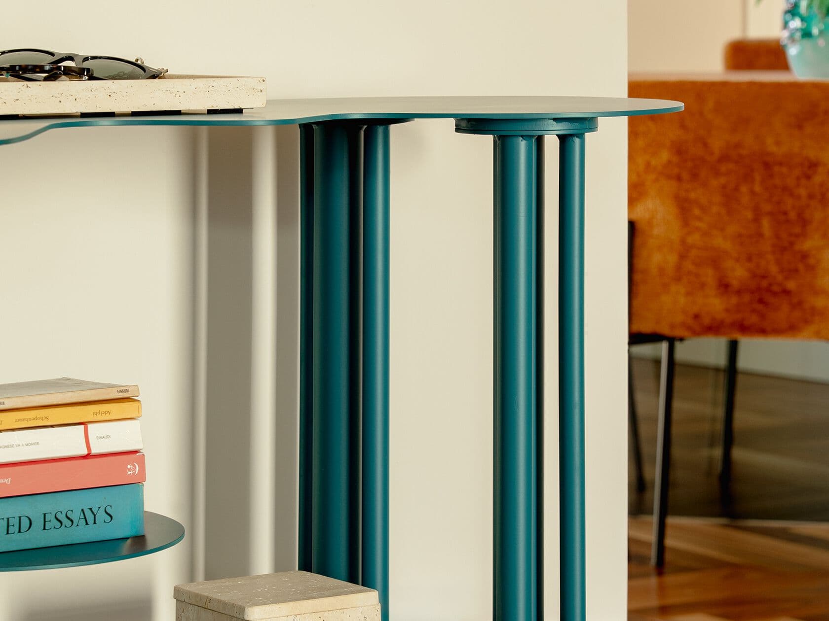 Officine Tamborrino
NUVOLA 02
Steel console table