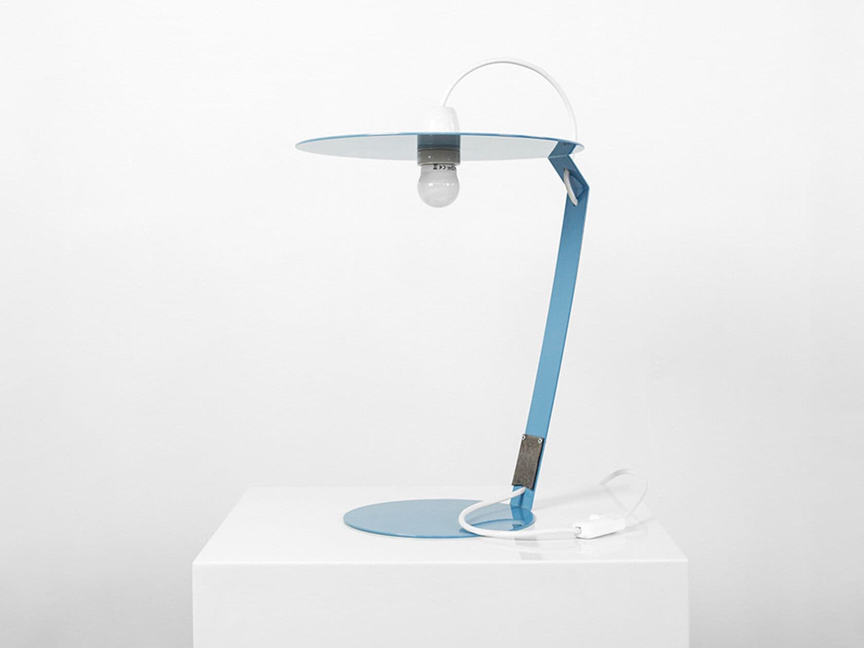 Officine Tamborrino
OT2
Steel table lamp