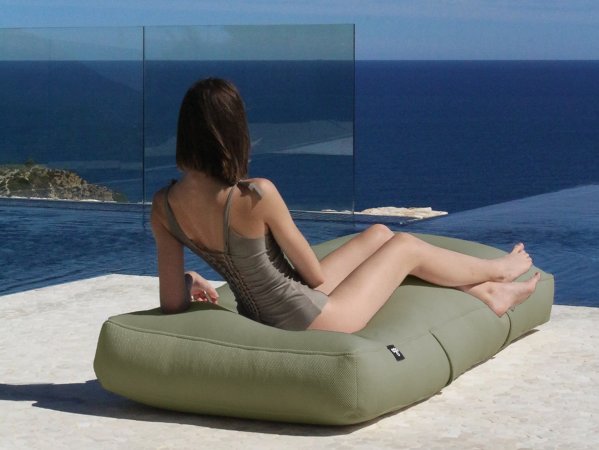OGO
BALI
Upholstered relaxing sofa