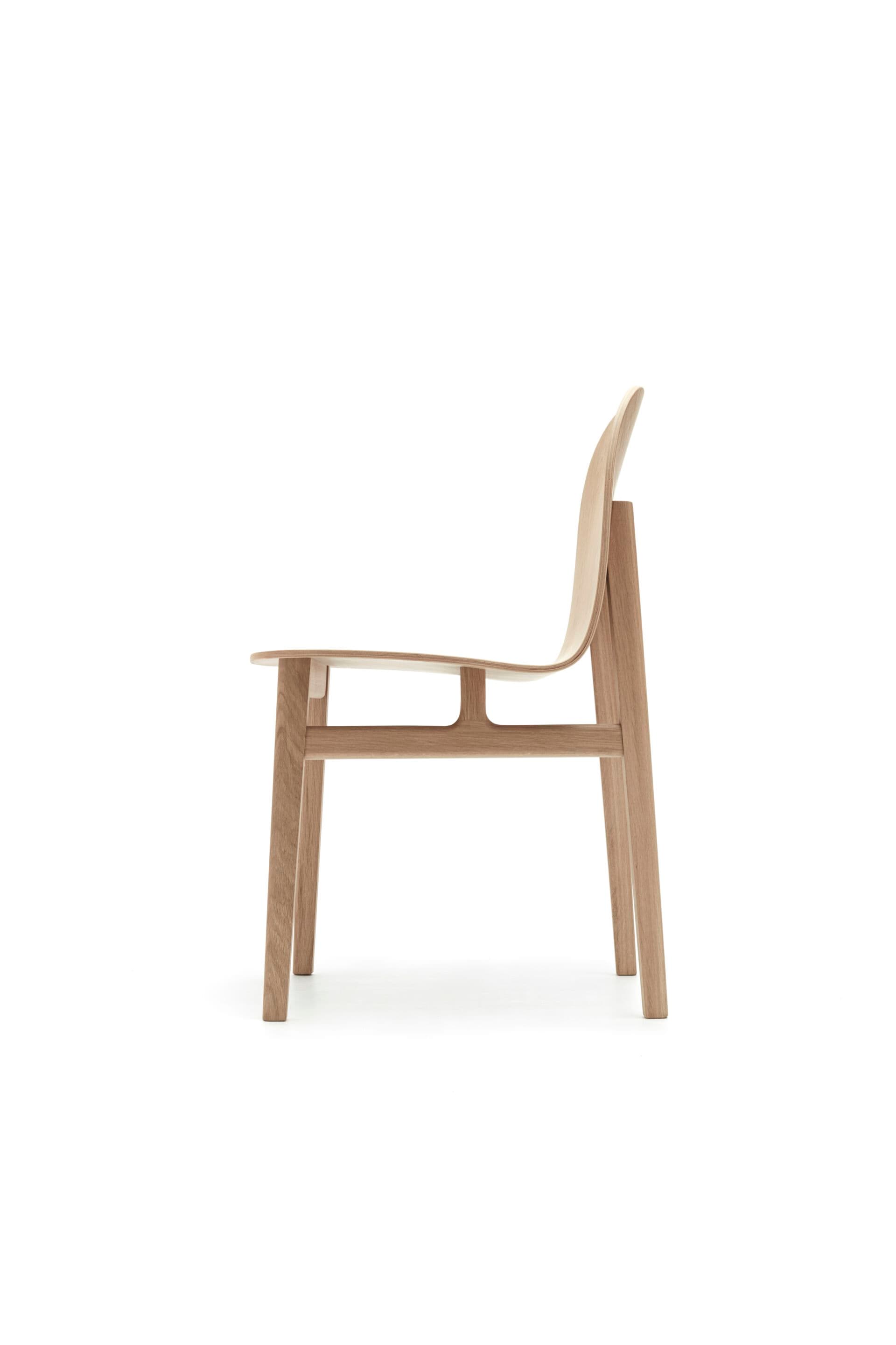 Omelette Editions
TERRA WOOD
Wooden chair