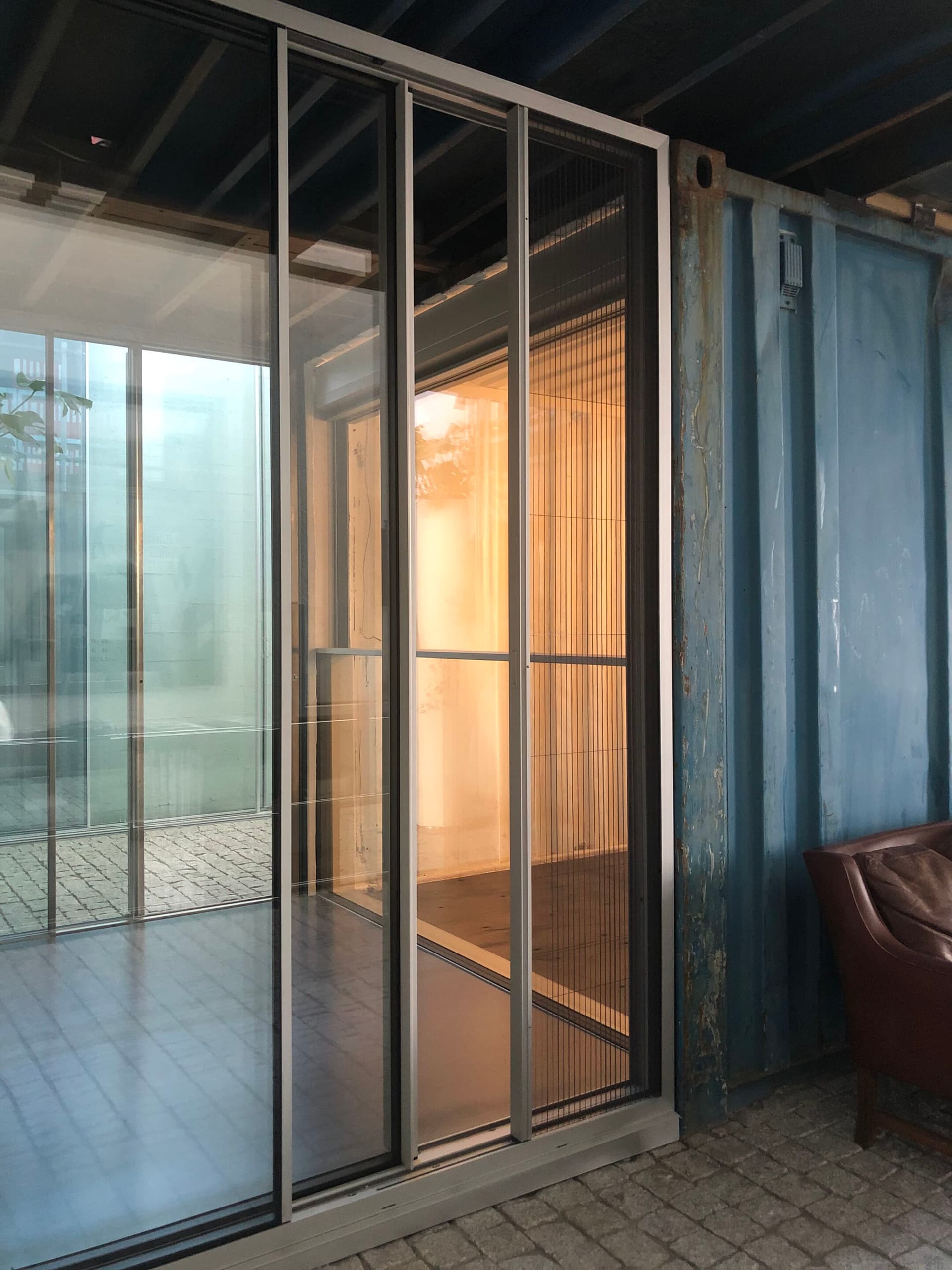 panoramah!
AH! INSECT SCREEN
Built-in polyester insect screen with guide system