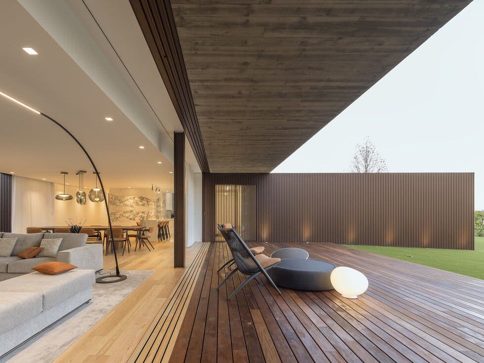 panoramah!
AH! INVISIBLE FRAME
Tempered glass sliding window