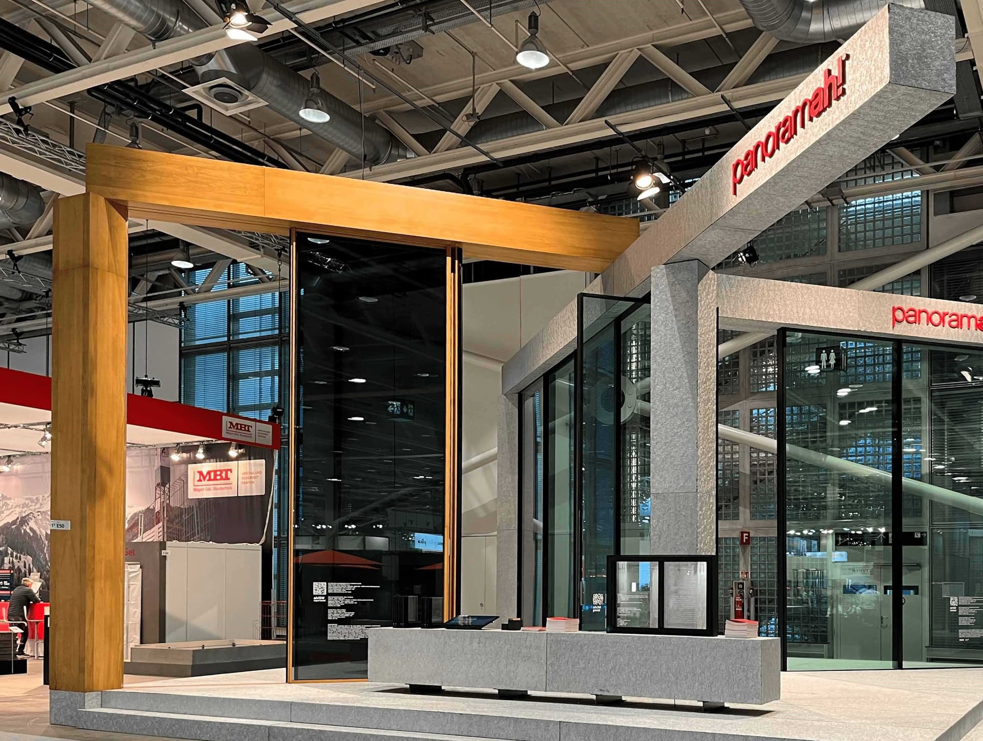 panoramah!
AH!SW
Aluminium and wood sliding window