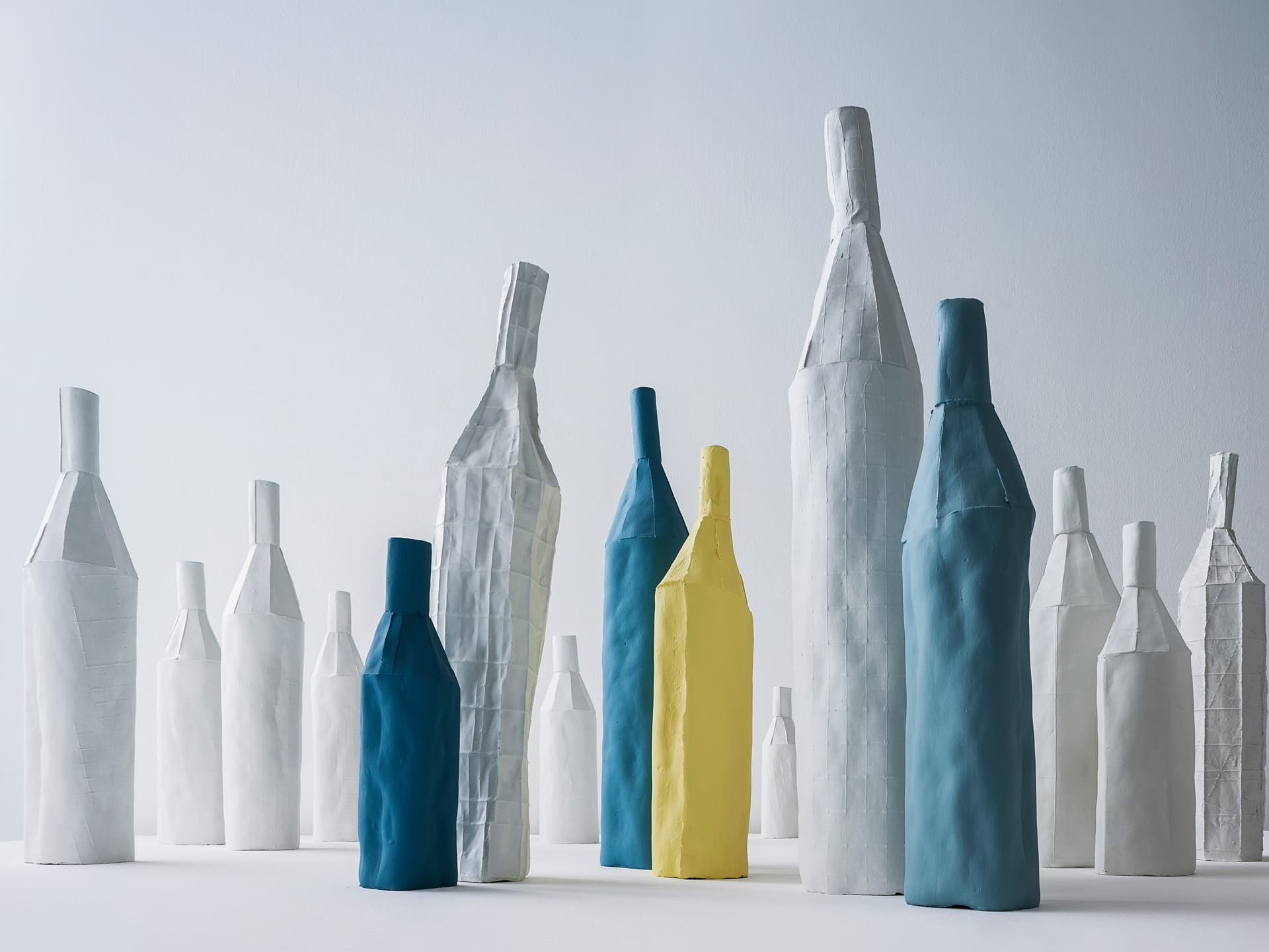 Paola Paronetto
BOTTLE
Ceramic bottle