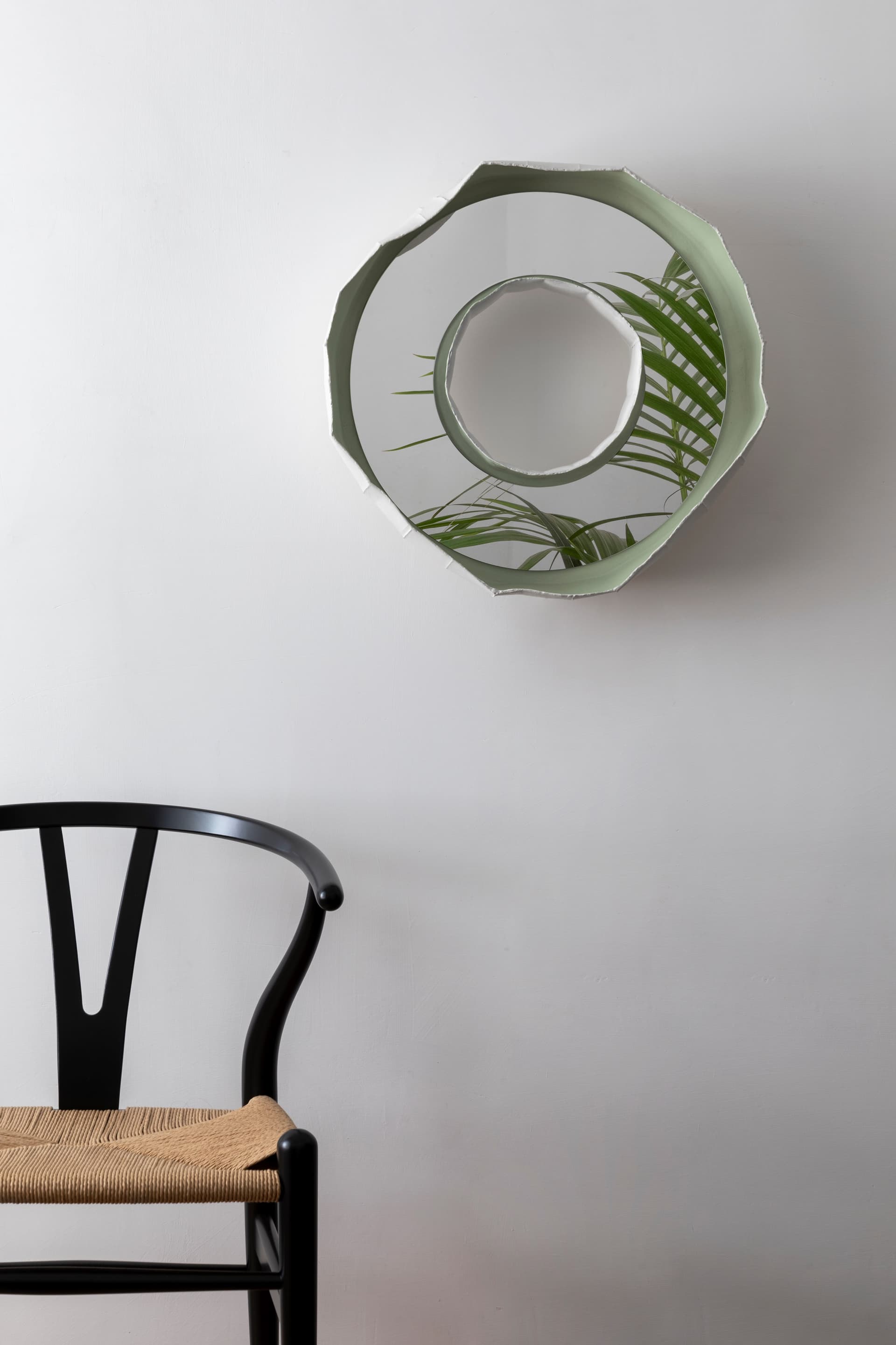 Paola Paronetto
RING NOVA
Round wall-mounted mirror