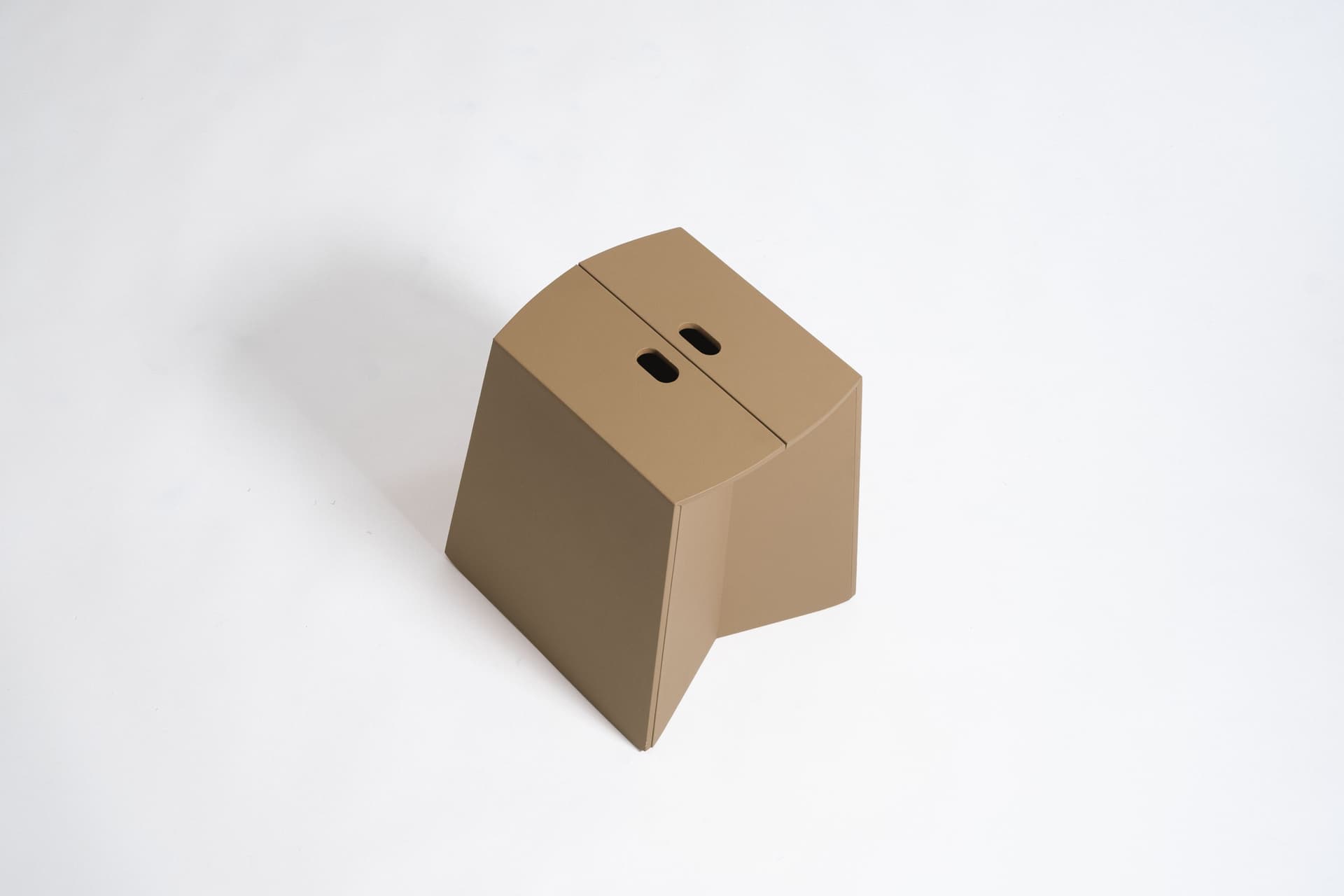Patrick Jouin Edition
MATE
Low folding leather stool
