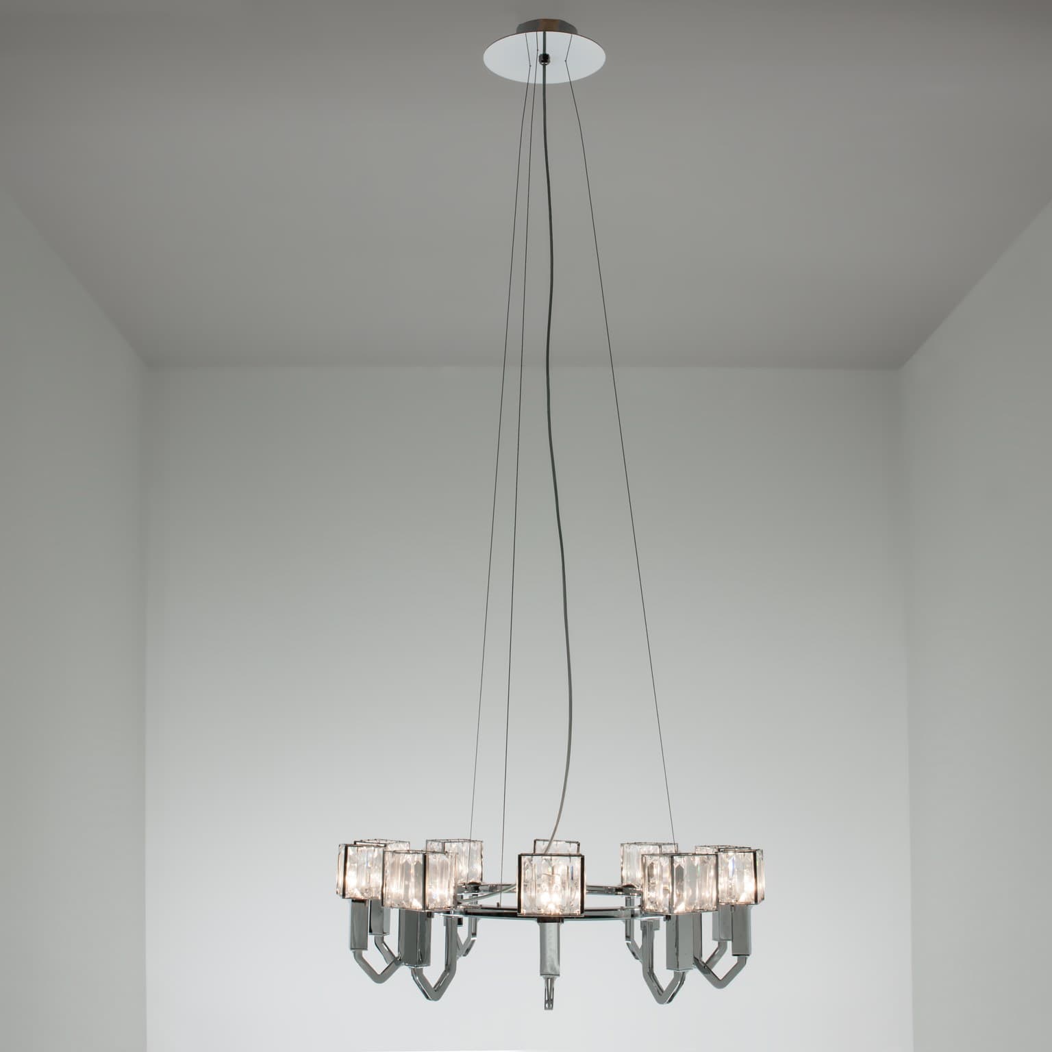 Patrizia Garganti
A06C1
Crystal and metal chandelier