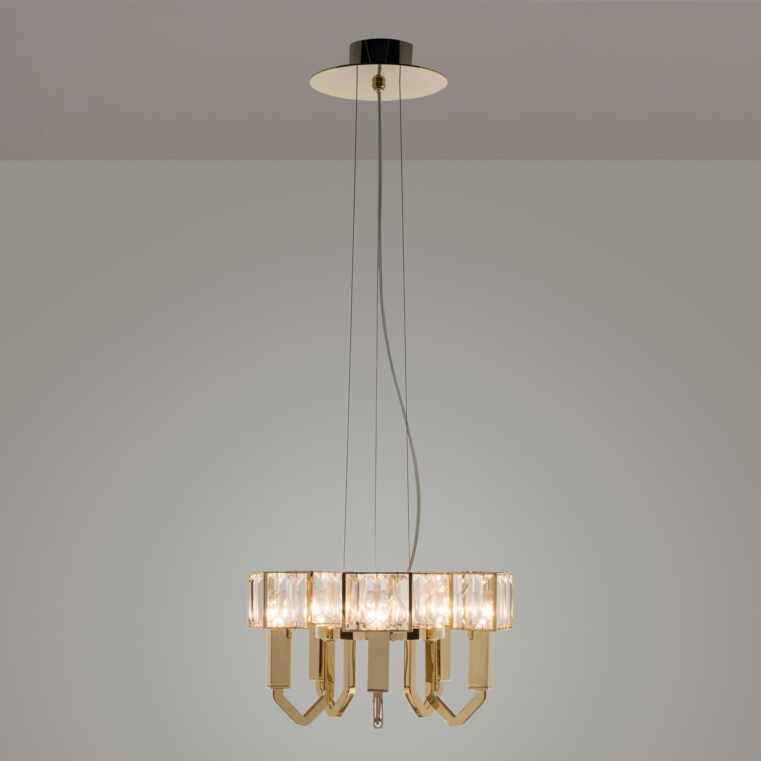 Patrizia Garganti
A07G1
Crystal and metal chandelier