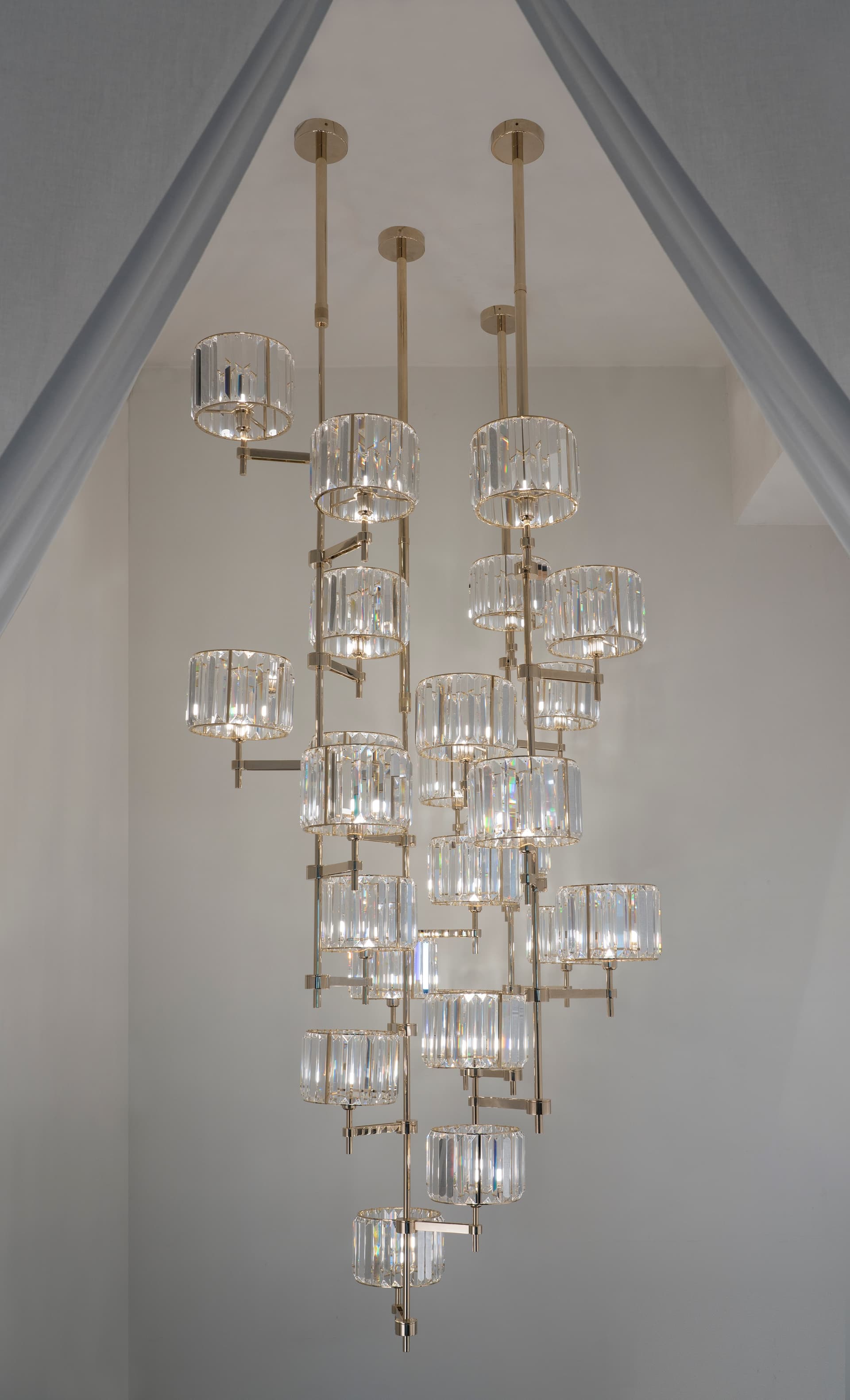 Patrizia Garganti
NOVECENTO EX04
Metal and crystal pendant lamp