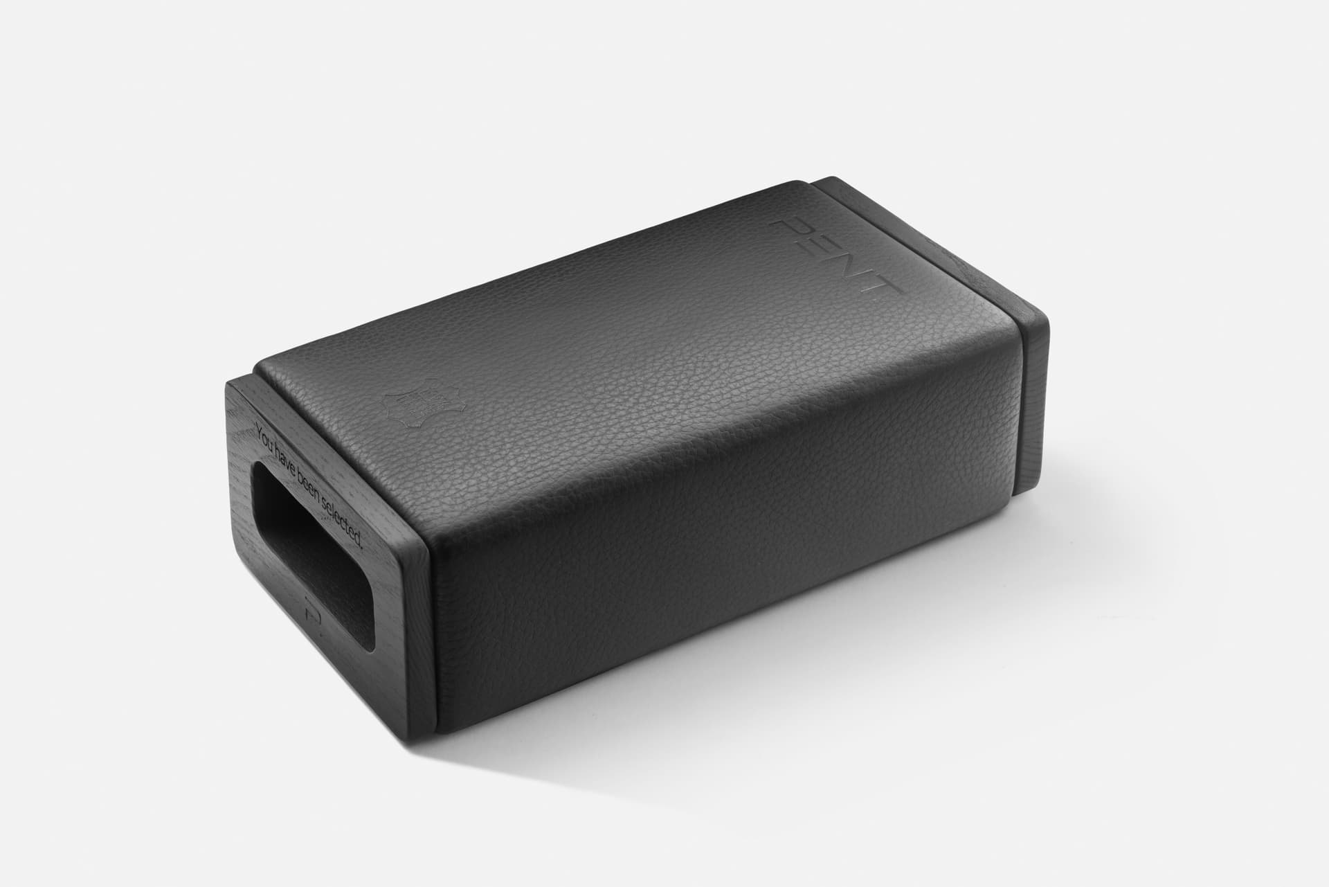 PENT.
KOHA
Leather yoga block