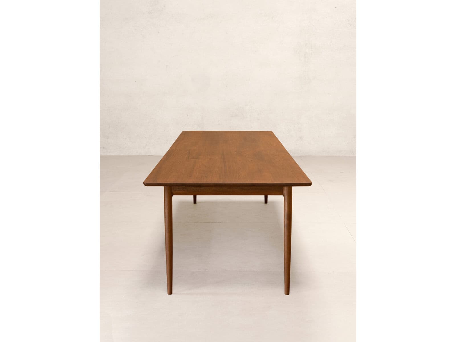 Phantom Hands
TANGĀLI
Teak dining table