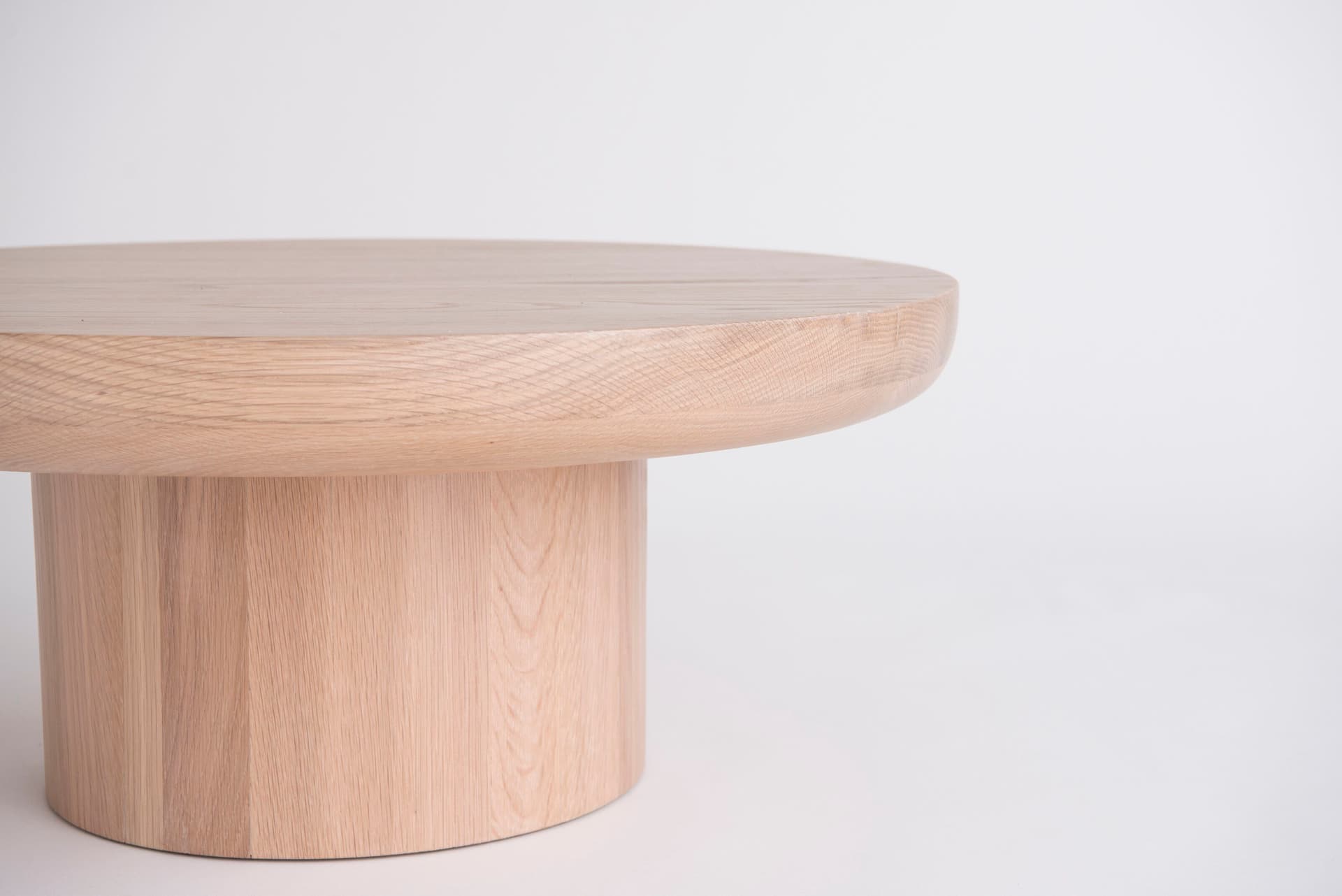 Phase Design
DOMBAK
Round wooden coffee table