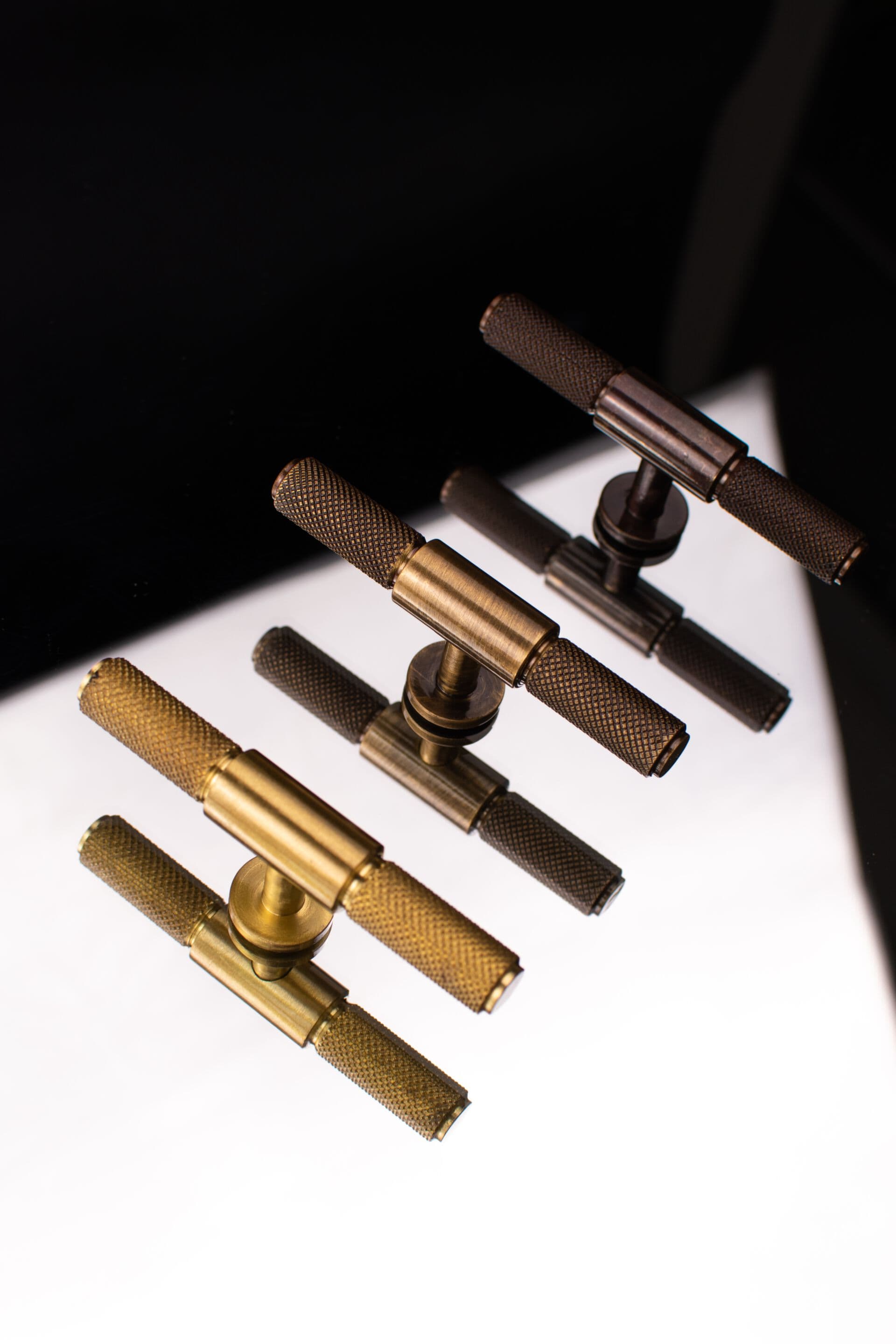 Pikart Lights
CORKSCREW
Brass furniture handle