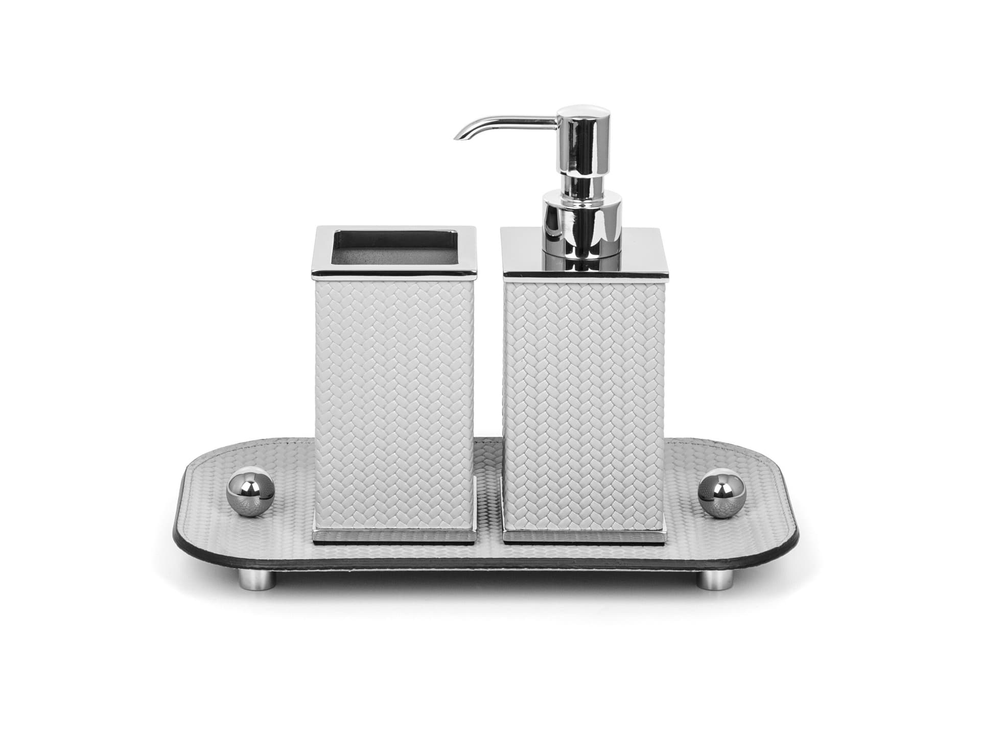 Pinetti
OLIMPIA
Leather bathroom set
