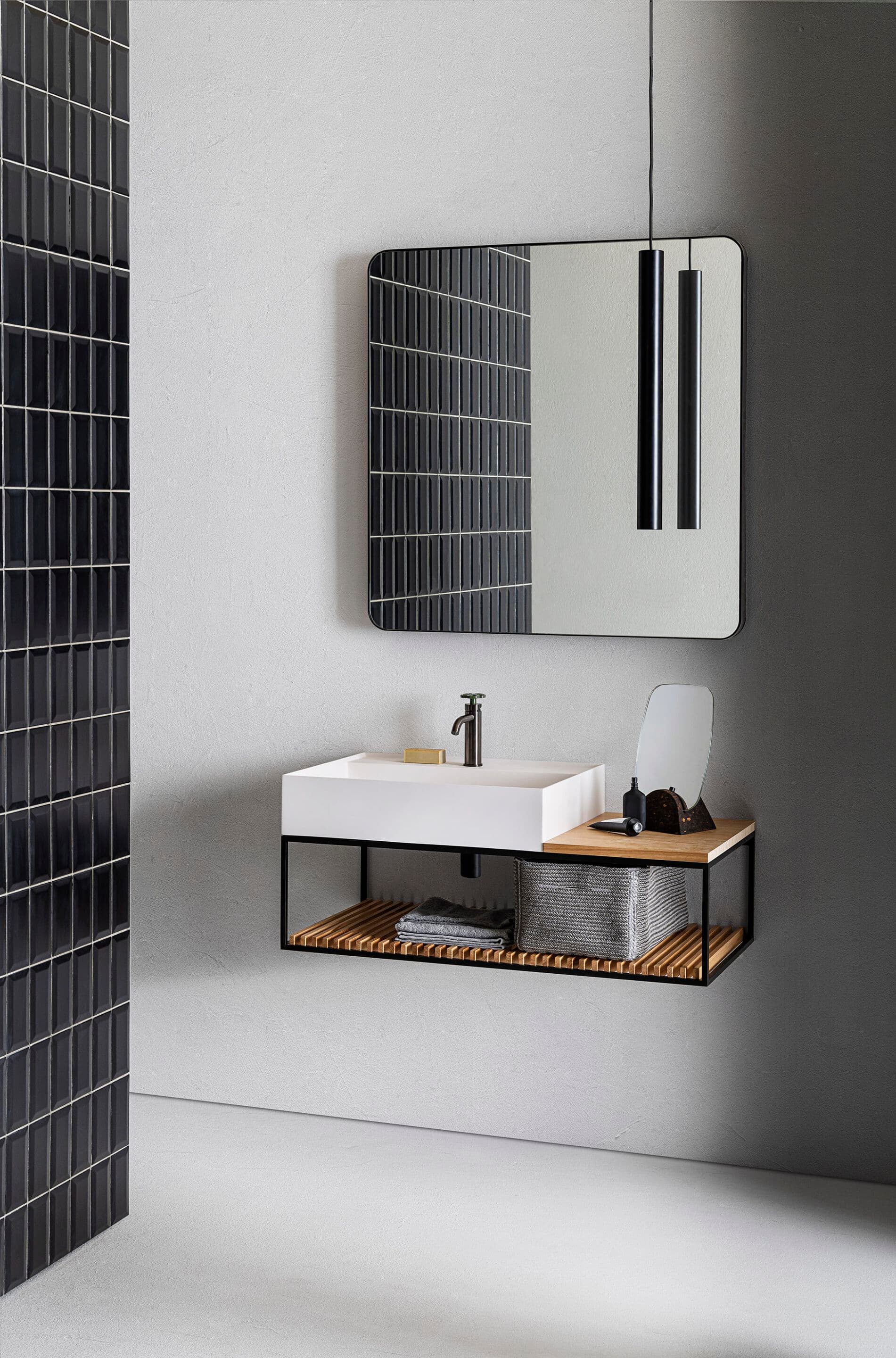 Pirovano
ELEMENT 127
Wall-mounted vanity unit with mirror