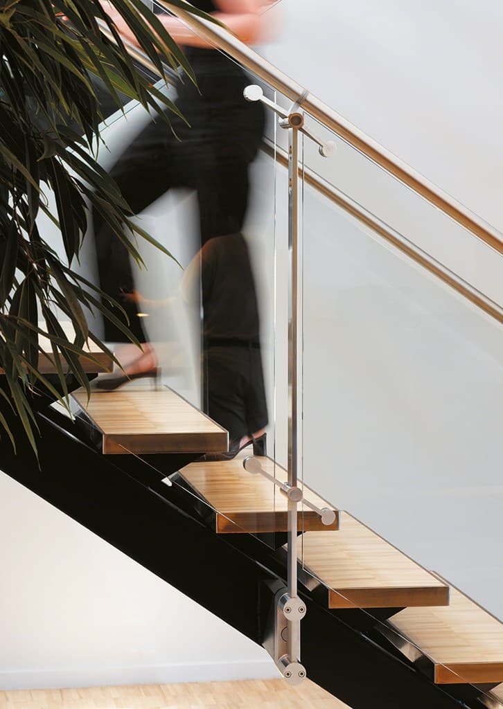 Q-RAILING ITALIA
D LINE BLOK FIXING
Glass and Stainless Steel parapet
