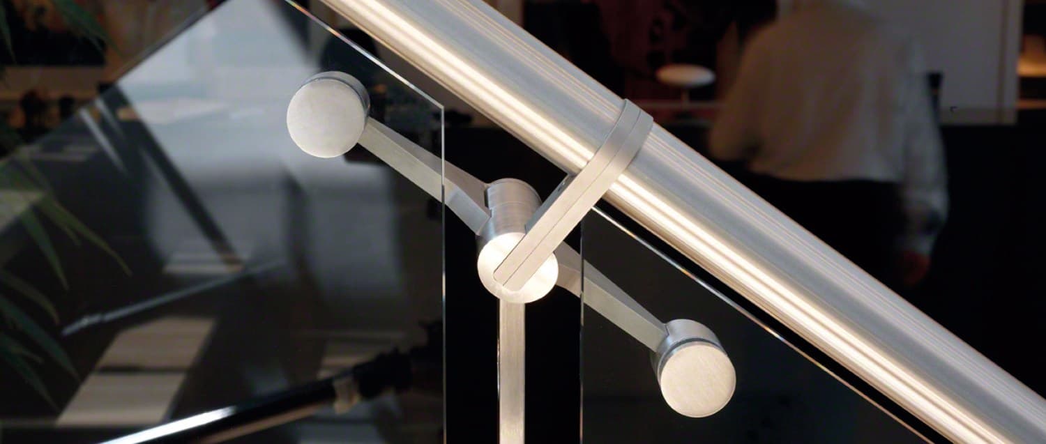 Q-RAILING ITALIA
D LINE SPIGOT FIXING GLASS LINK
Glass and Stainless Steel parapet