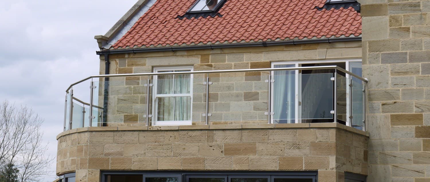 Q-RAILING ITALIA
Q-LINE ®
Glass and steel parapet