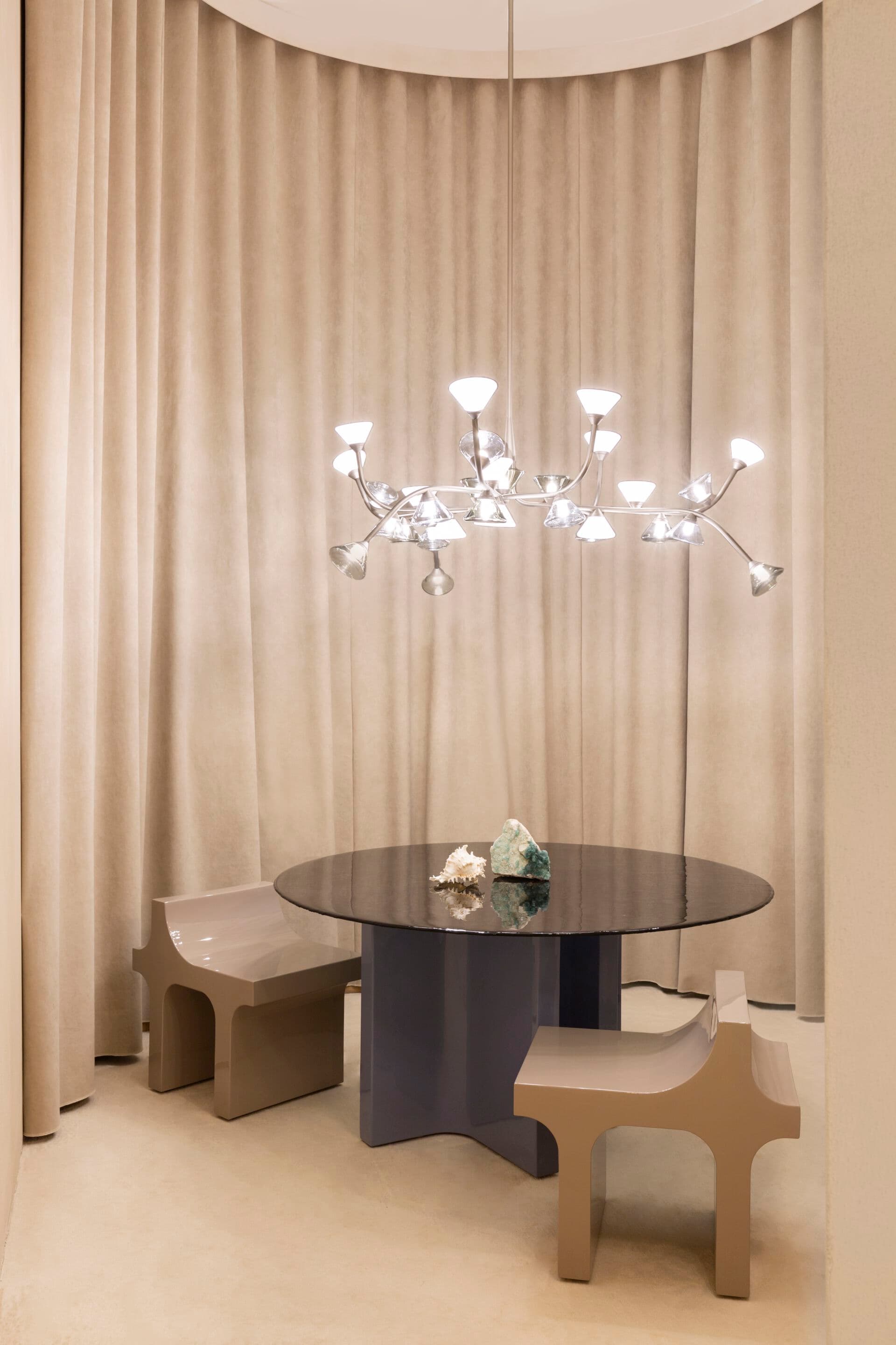 Radici
OCEANIA
Solid-color polyamide carpeting
