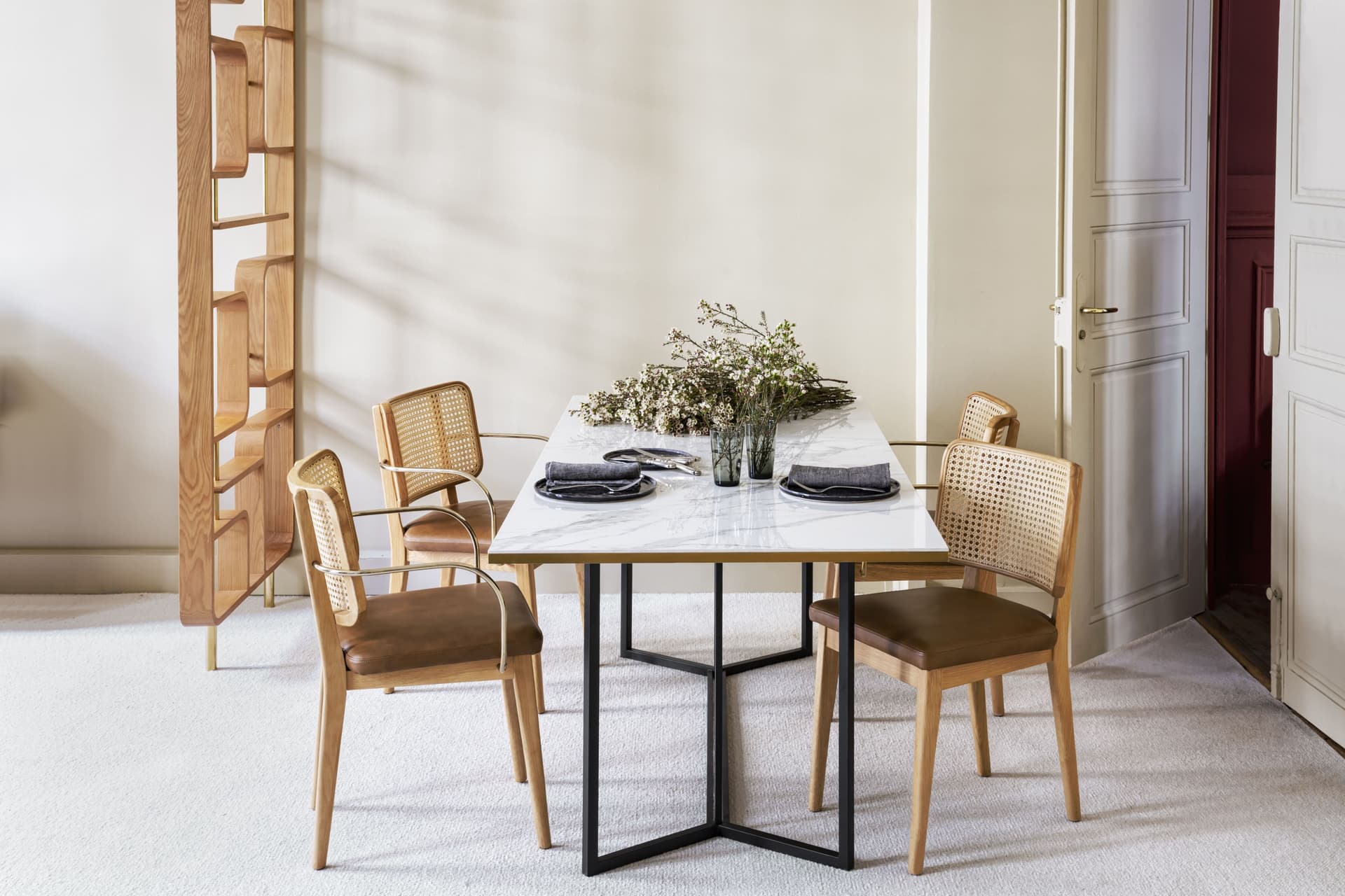 RED EDITION
HORIZON
Rectangular dining table