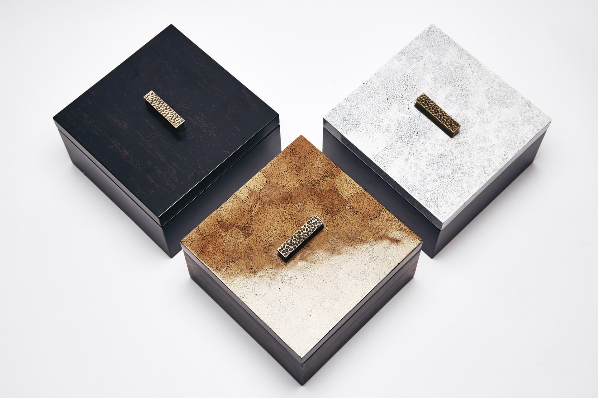REDA AMALOU DESIGN
ELLA
Decorative eggshell box