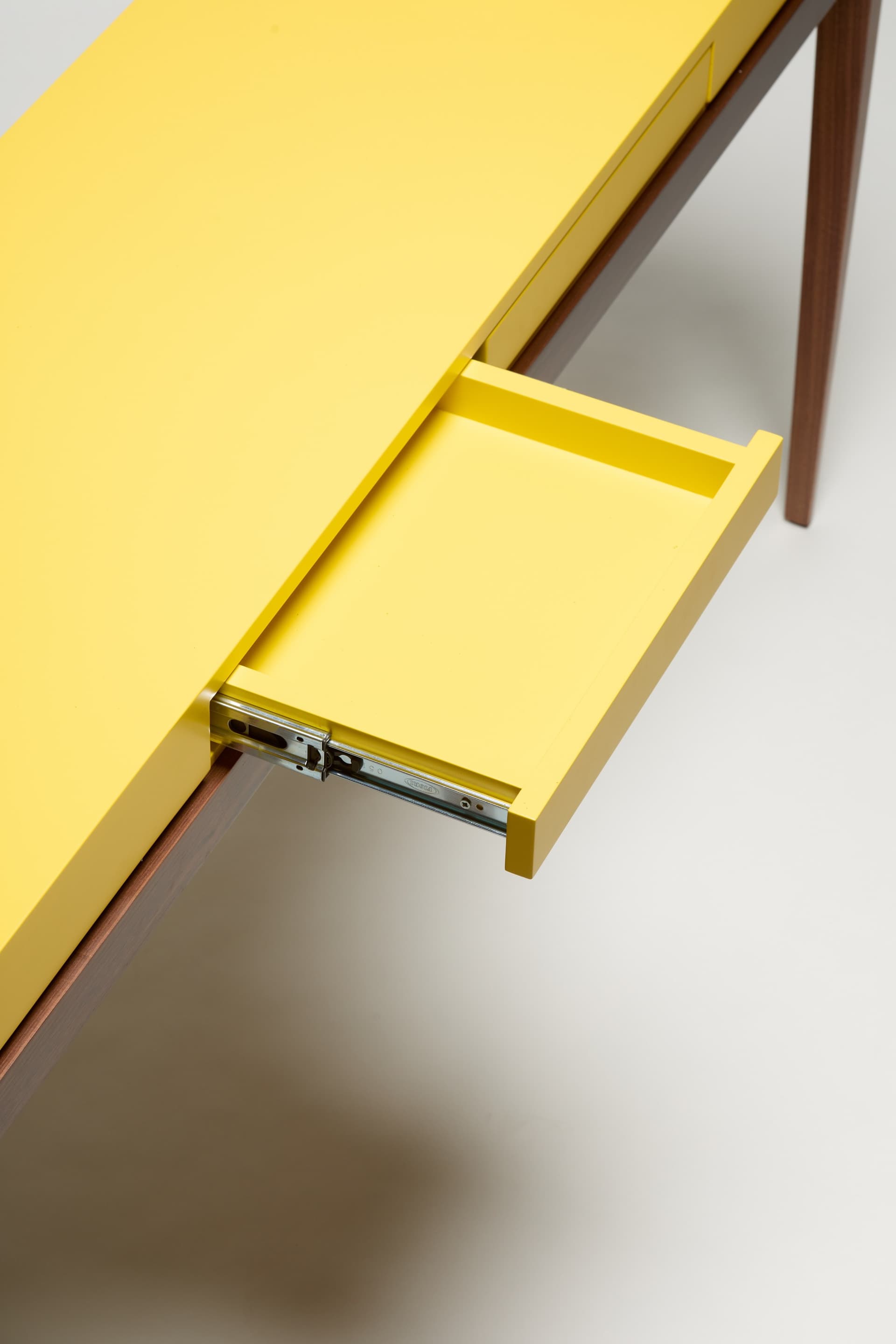 REDA AMALOU DESIGN
TARA
Wooden console table with drawers