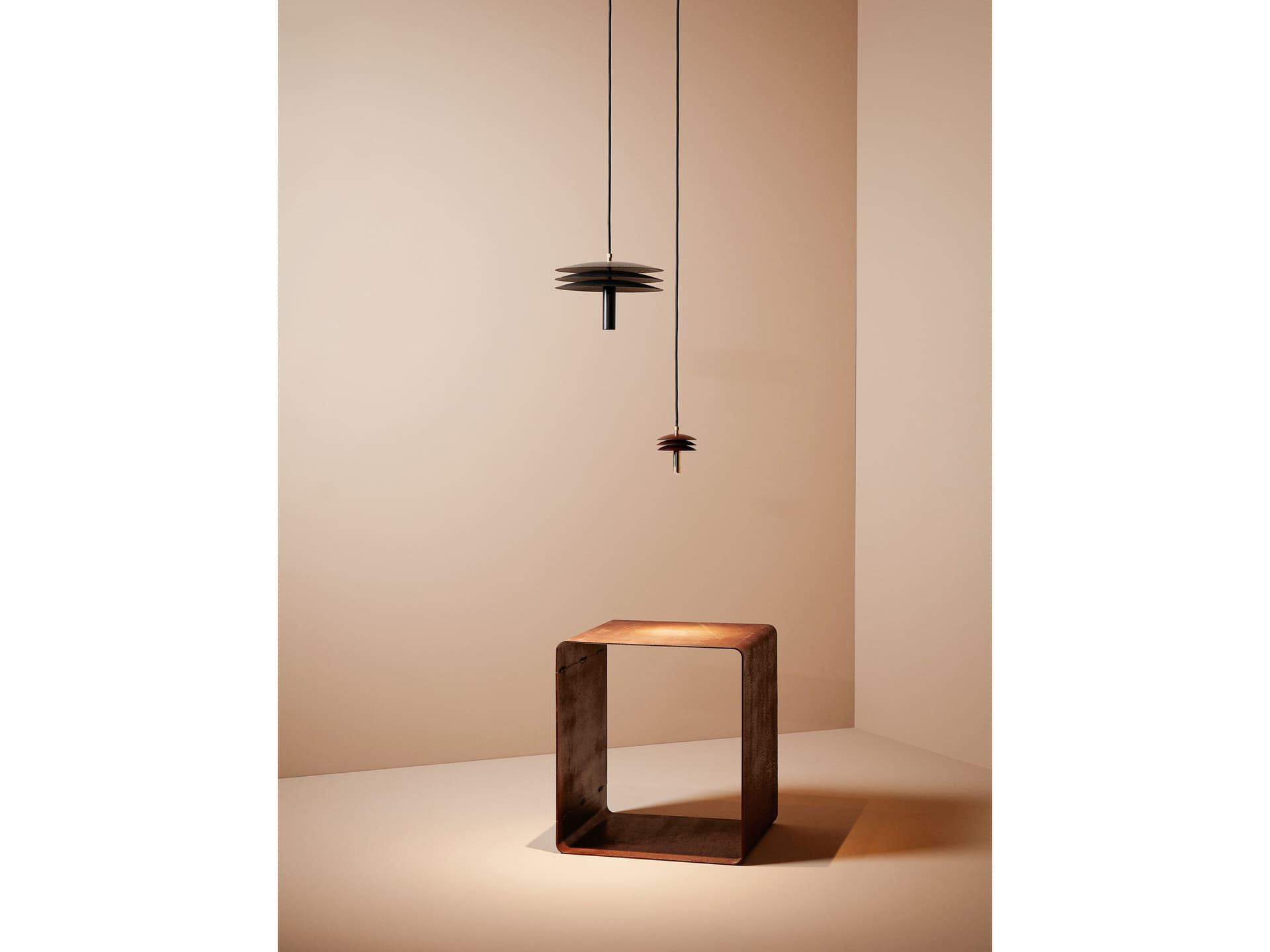 Renzo Serafini
ISOLATORE 100/250
LED pendant lamp
