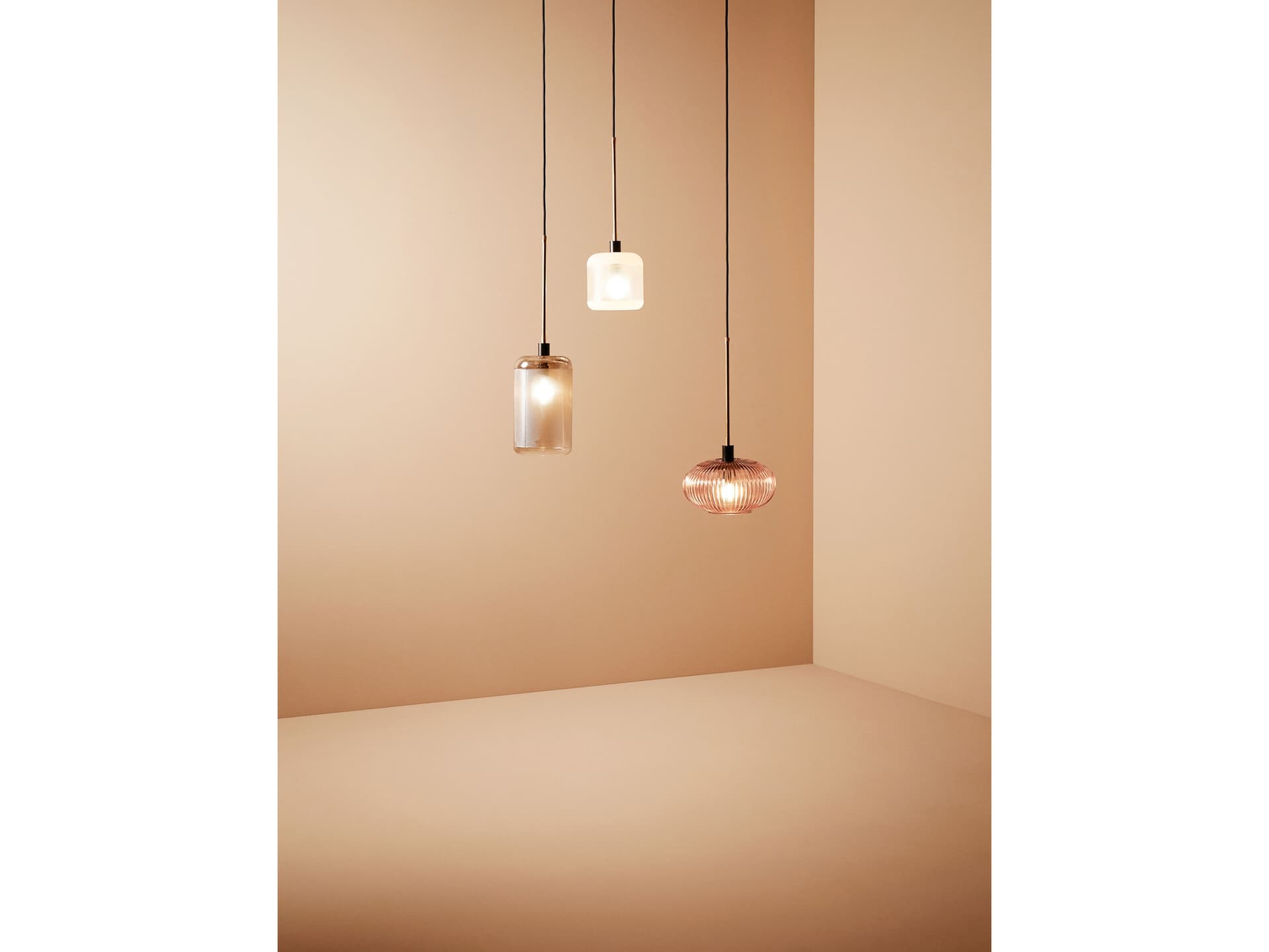 Renzo Serafini
LUCE DENTRO
LED glass pendant lamp