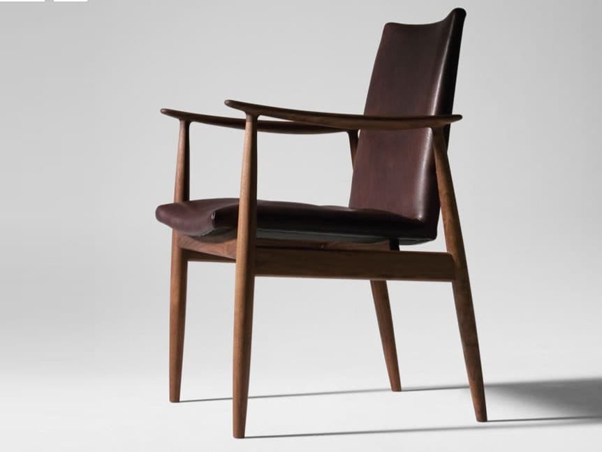 Ritzwell
RIVAGE
Upholstered leather armchair