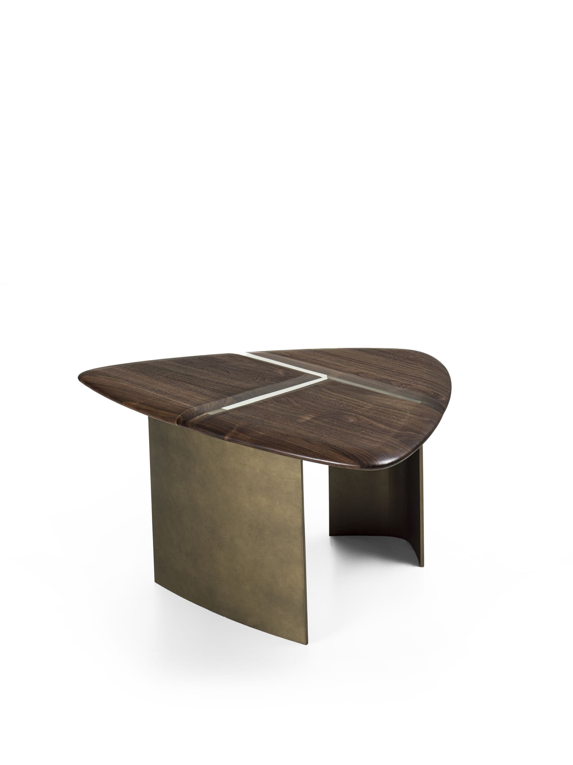 Riva 1920
DELTA
Triangular coffee table with wood and resin top