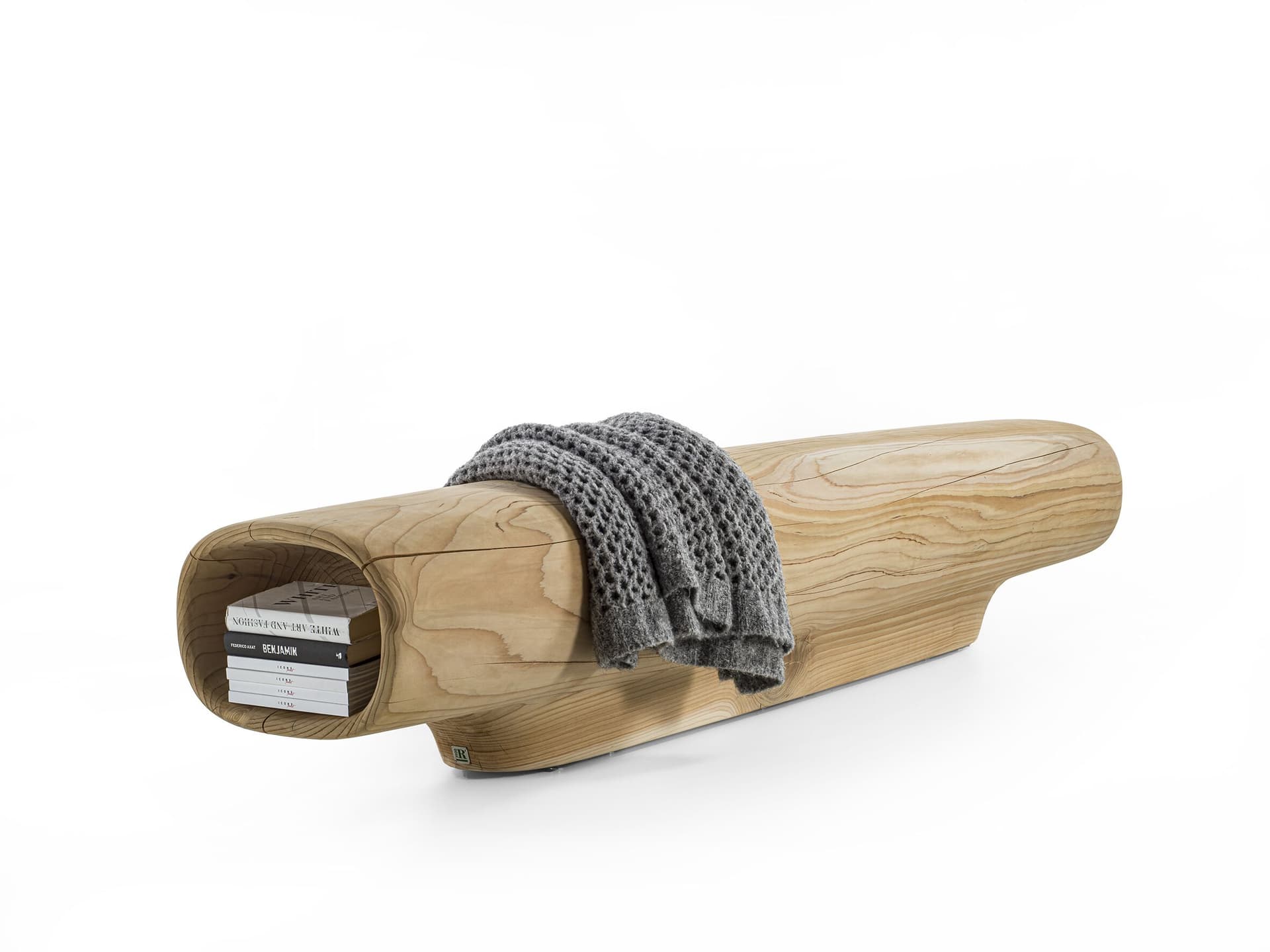 Riva 1920
TRAVETTO
Bench in solid cedar wood