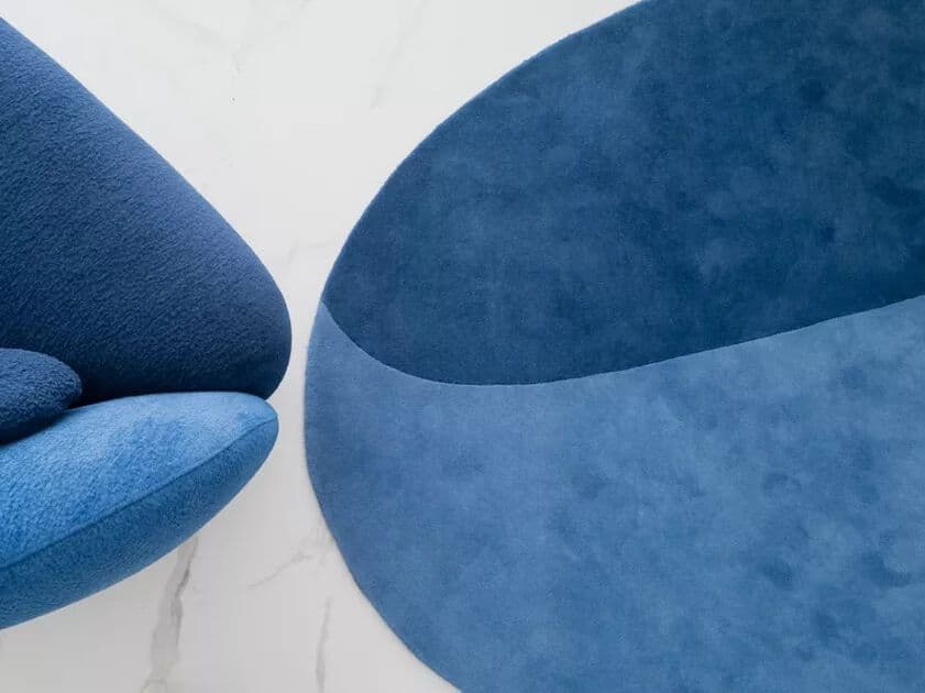 Roche Bobois
DREAM
Oval handmade wool rug
