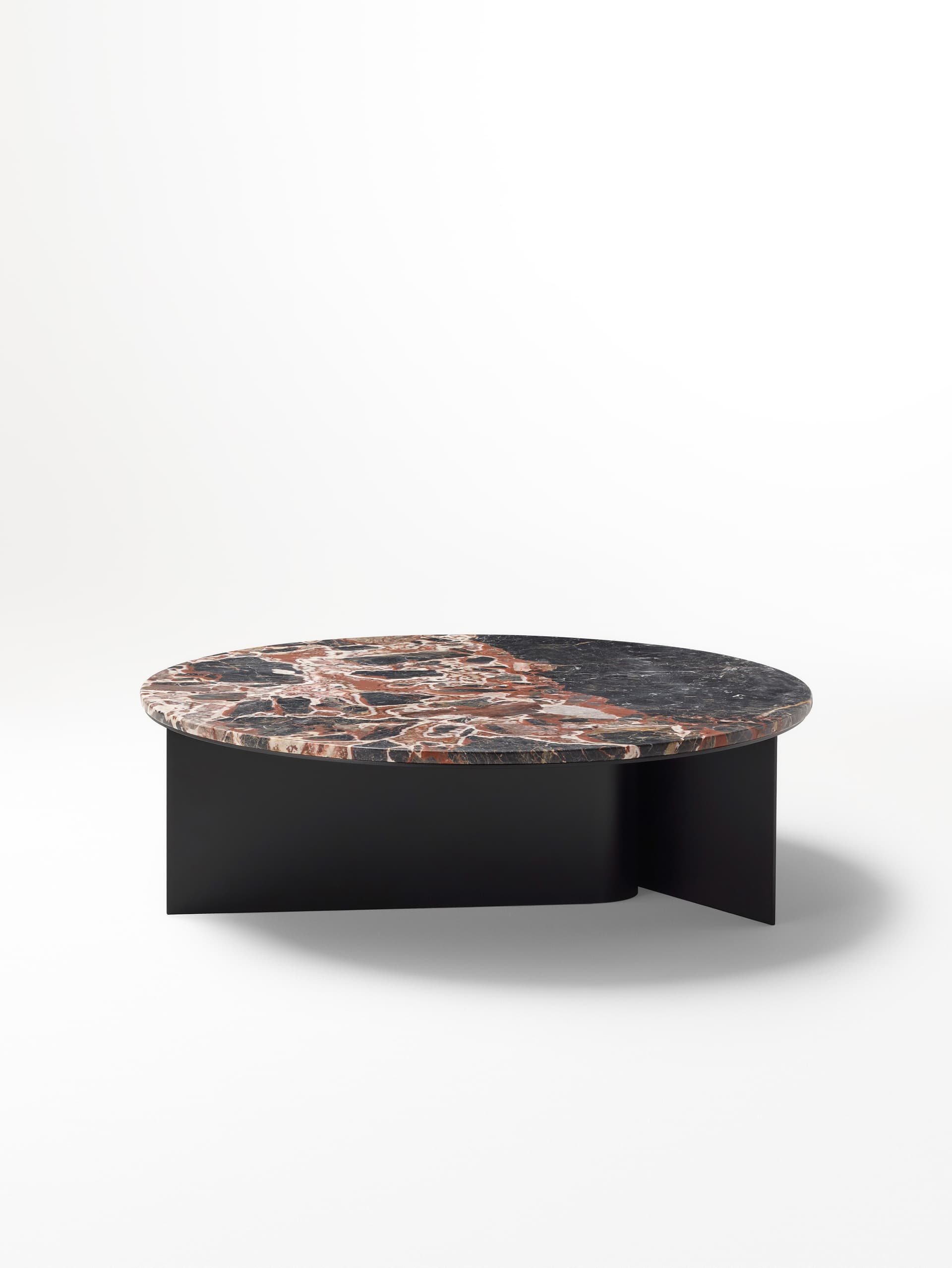 Ross Gardam
BREEZE
Low round aluminium coffee table with marble top