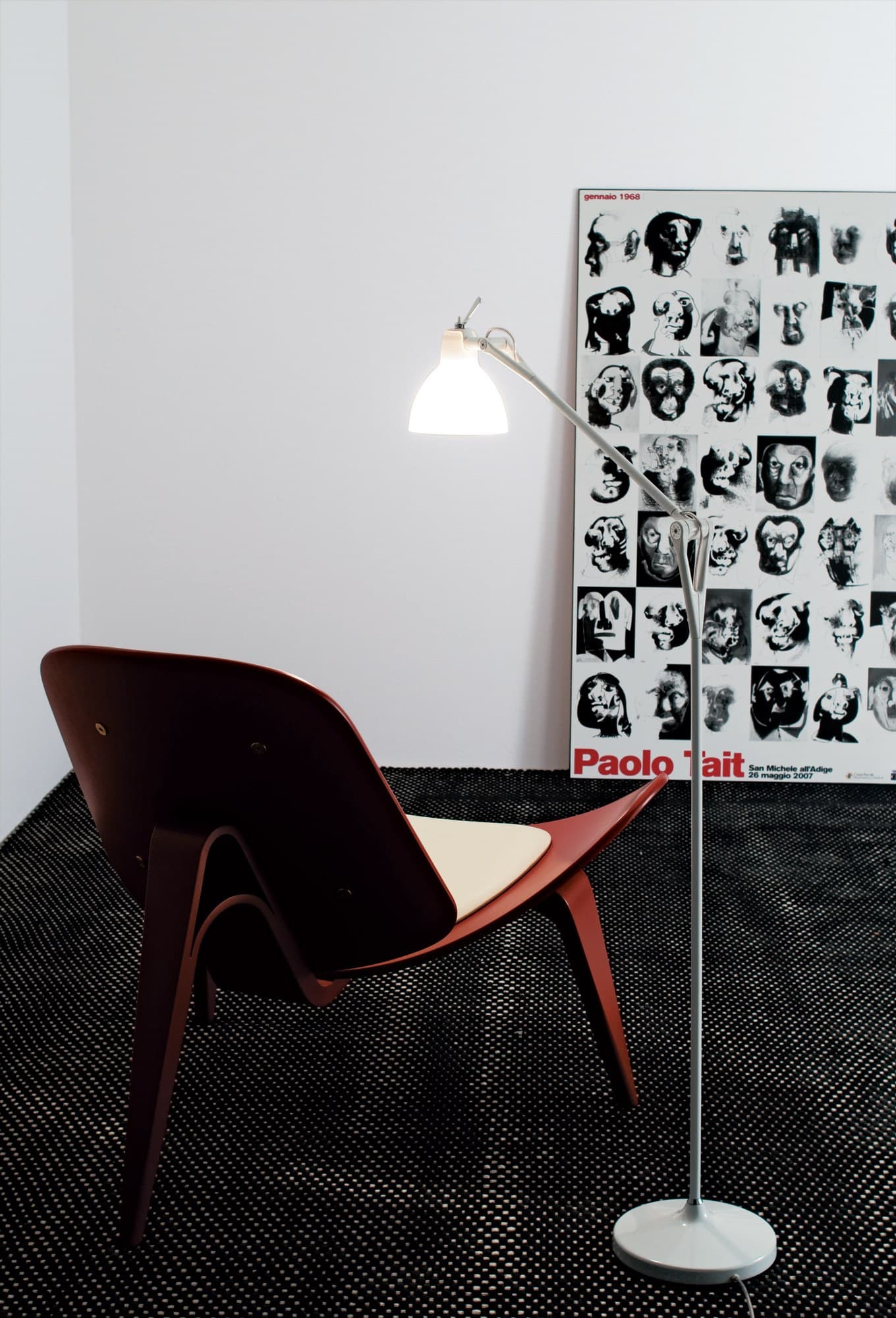 Rotaliana
LUXY
With swing arm glass and steel table lamp