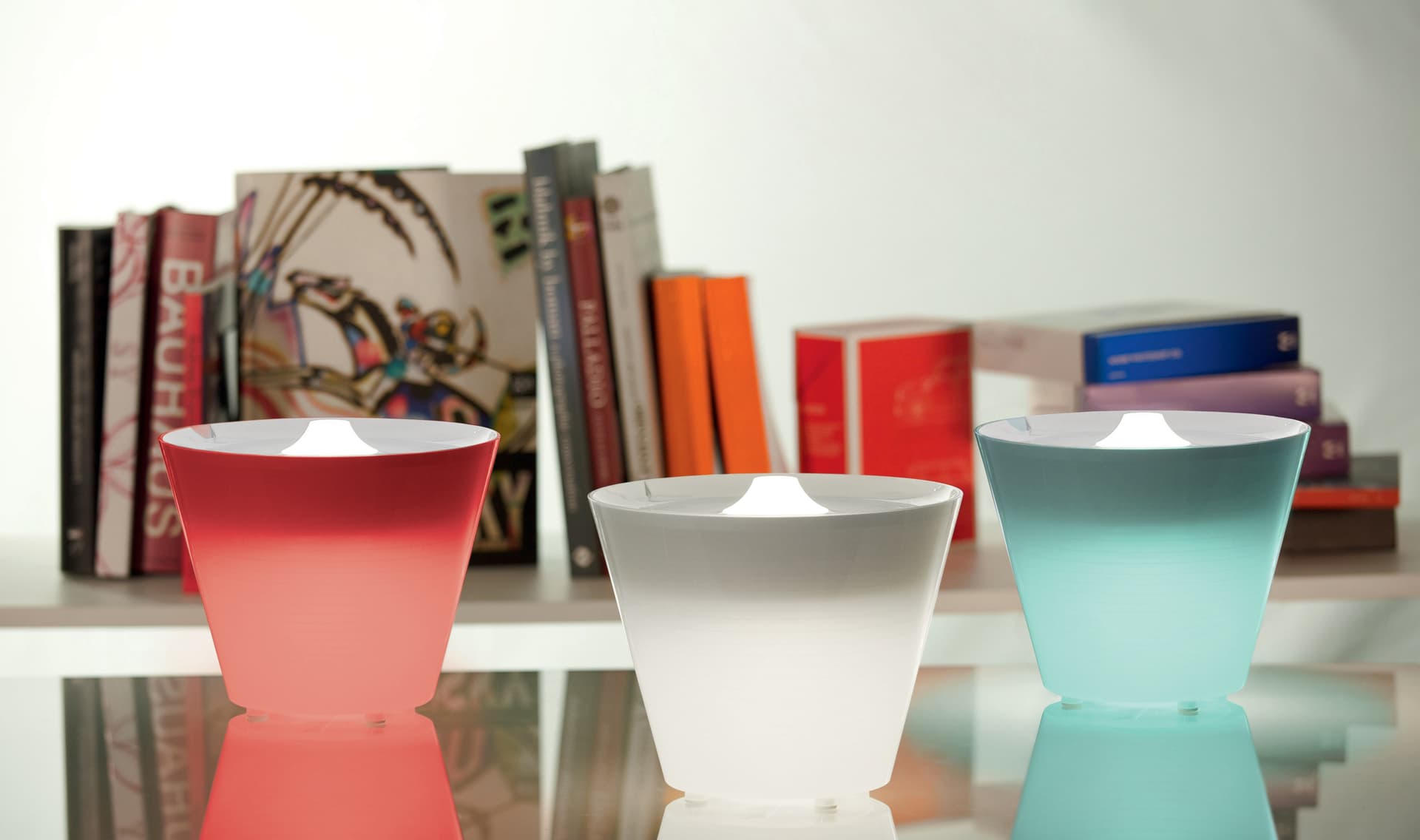 Rotaliana
MULTIPOT +
LED polycarbonate table lamp