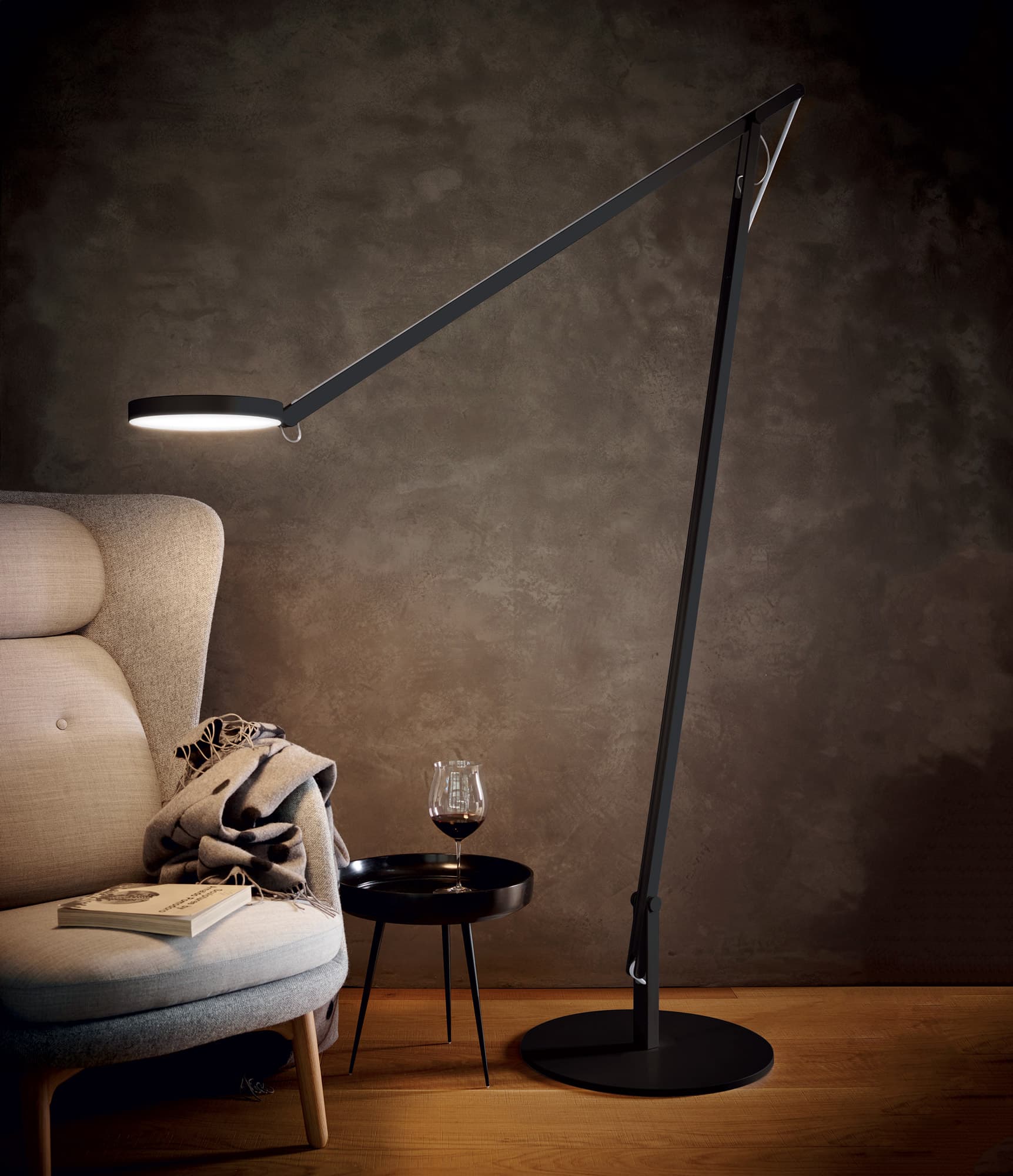Rotaliana
STRING XL
LED aluminium floor lamp with swing arm