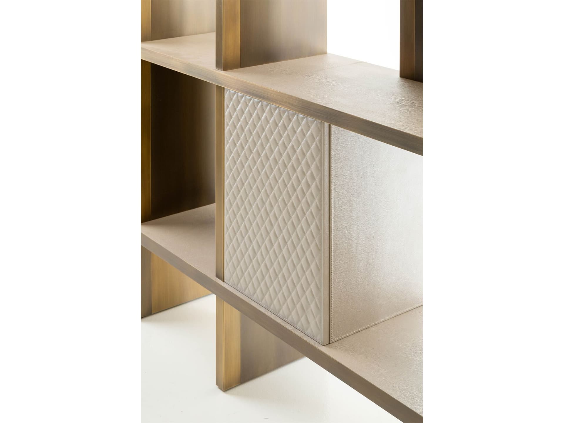 Rugiano
ASIA HIGH BOX
Open freestanding bookcase