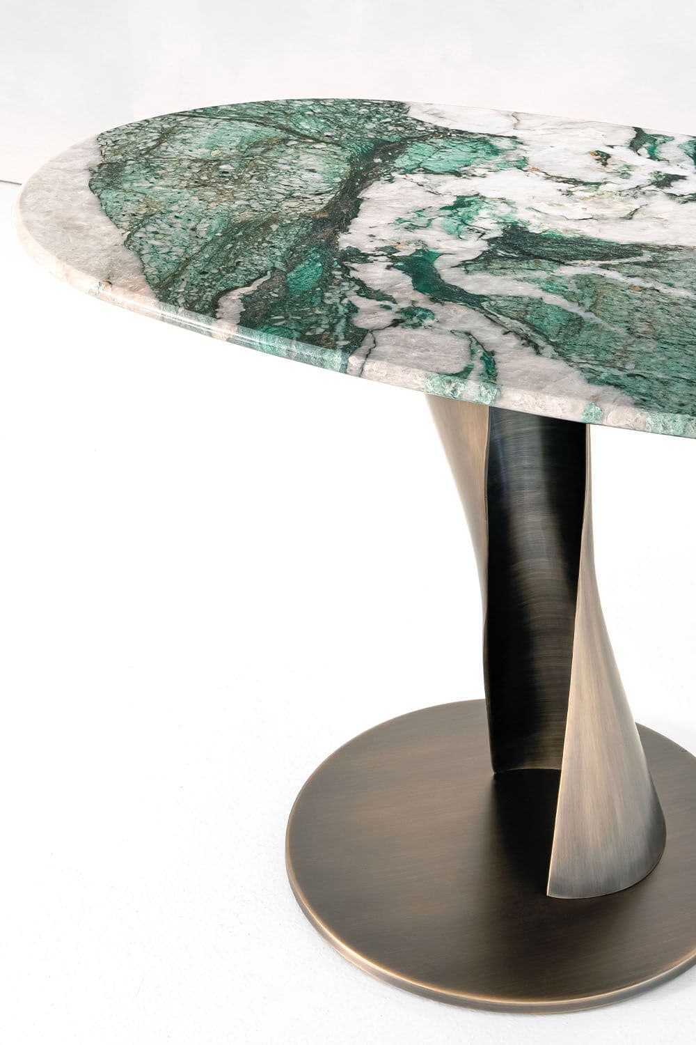 Rugiano
ZOE
Oval marble console table