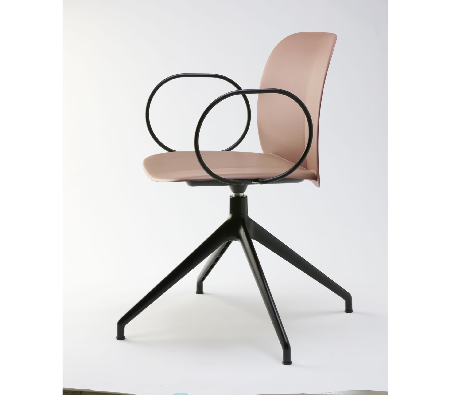 S-CAB
MENTHA
Swivel technopolymer chair with armrests