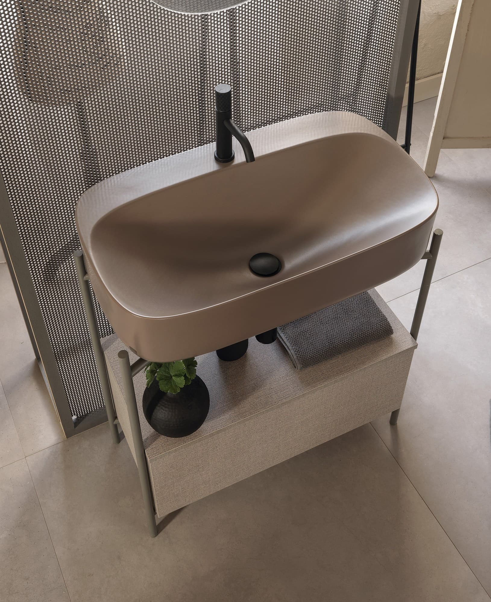 Scarabeo Ceramiche
COLORS
Console single ceramic washbasin
