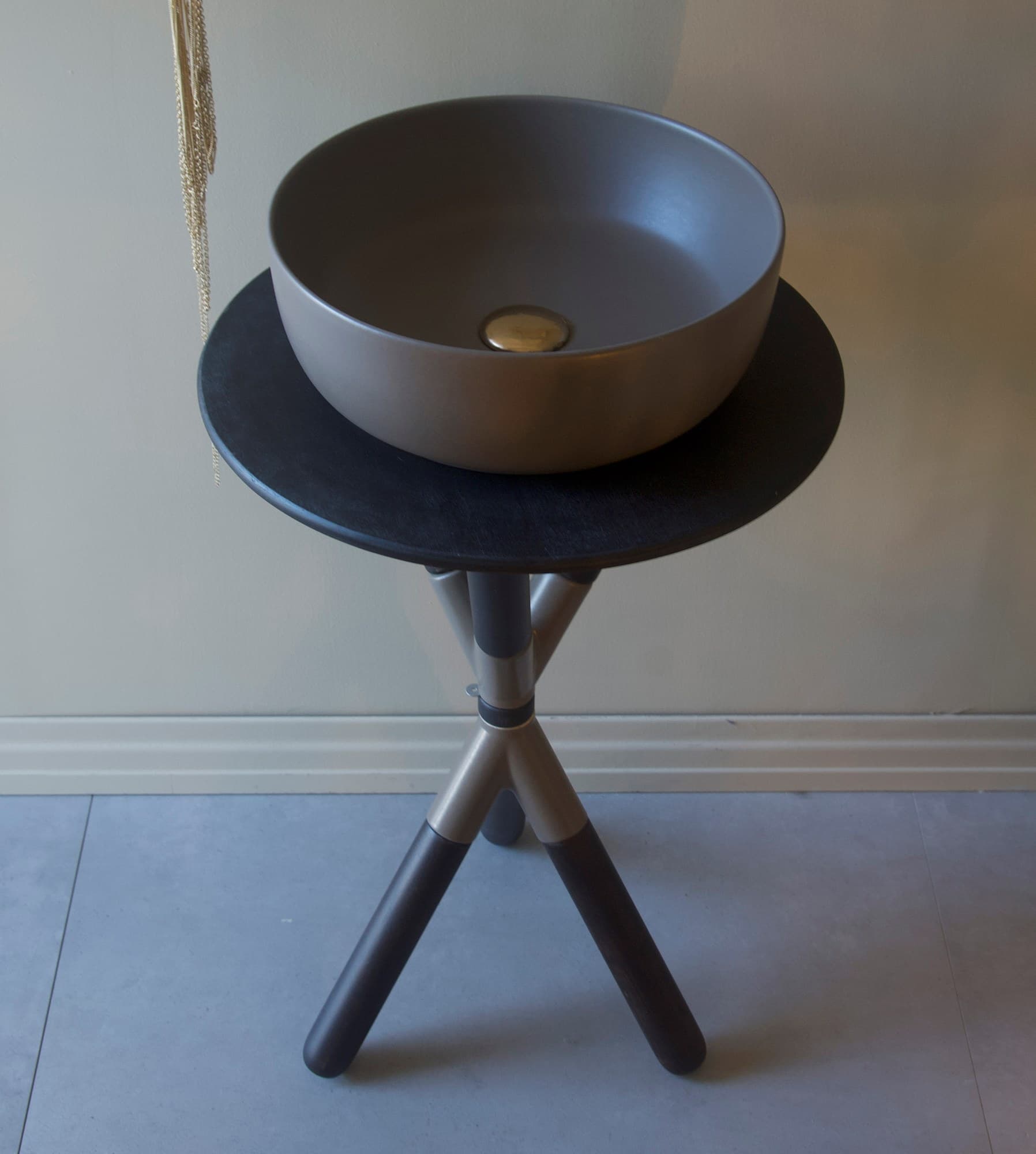 Scarabeo Ceramiche
COLORS
Countertop freestanding round washbasin