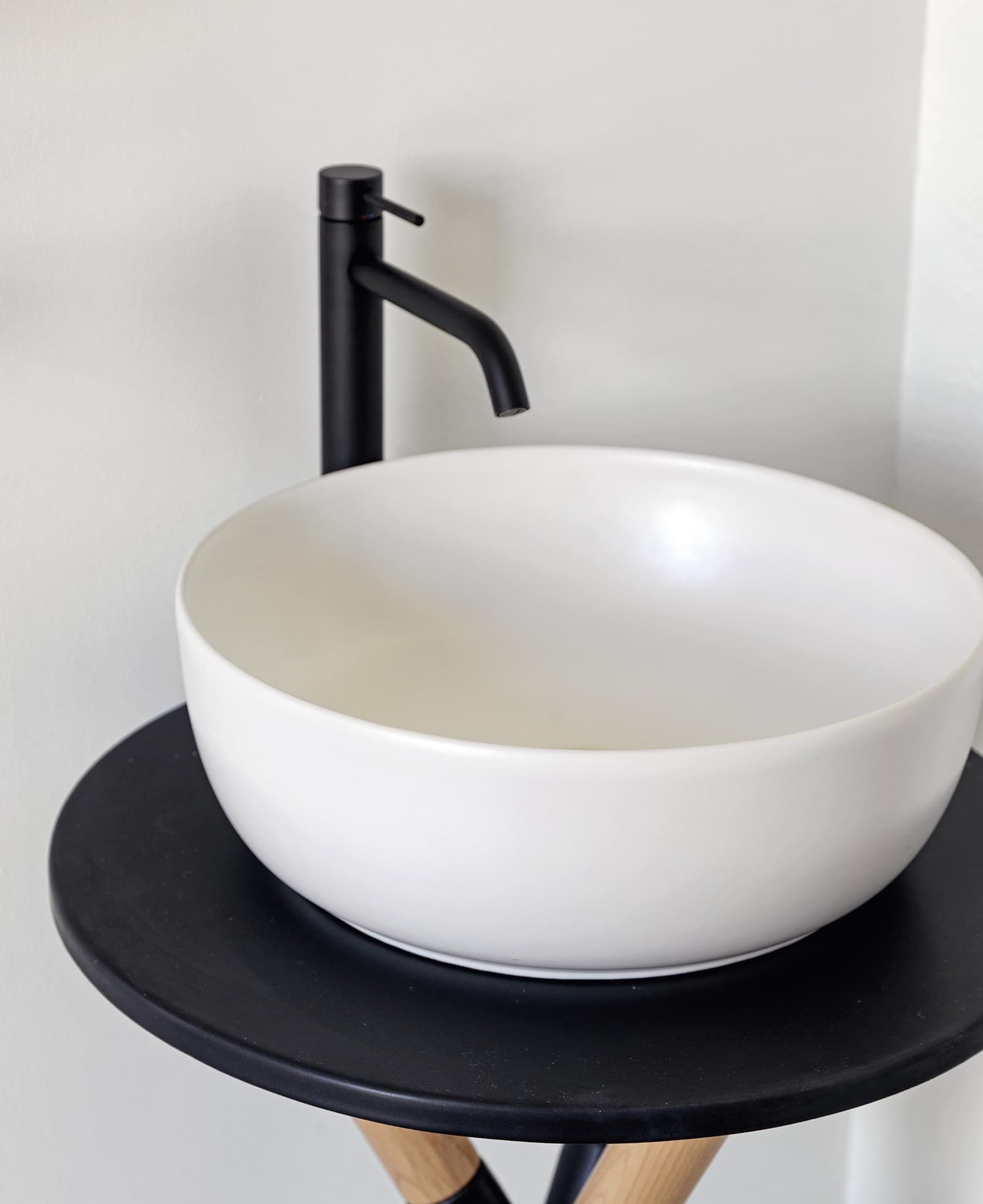 Scarabeo Ceramiche
COLORS
Countertop round ceramic washbasin