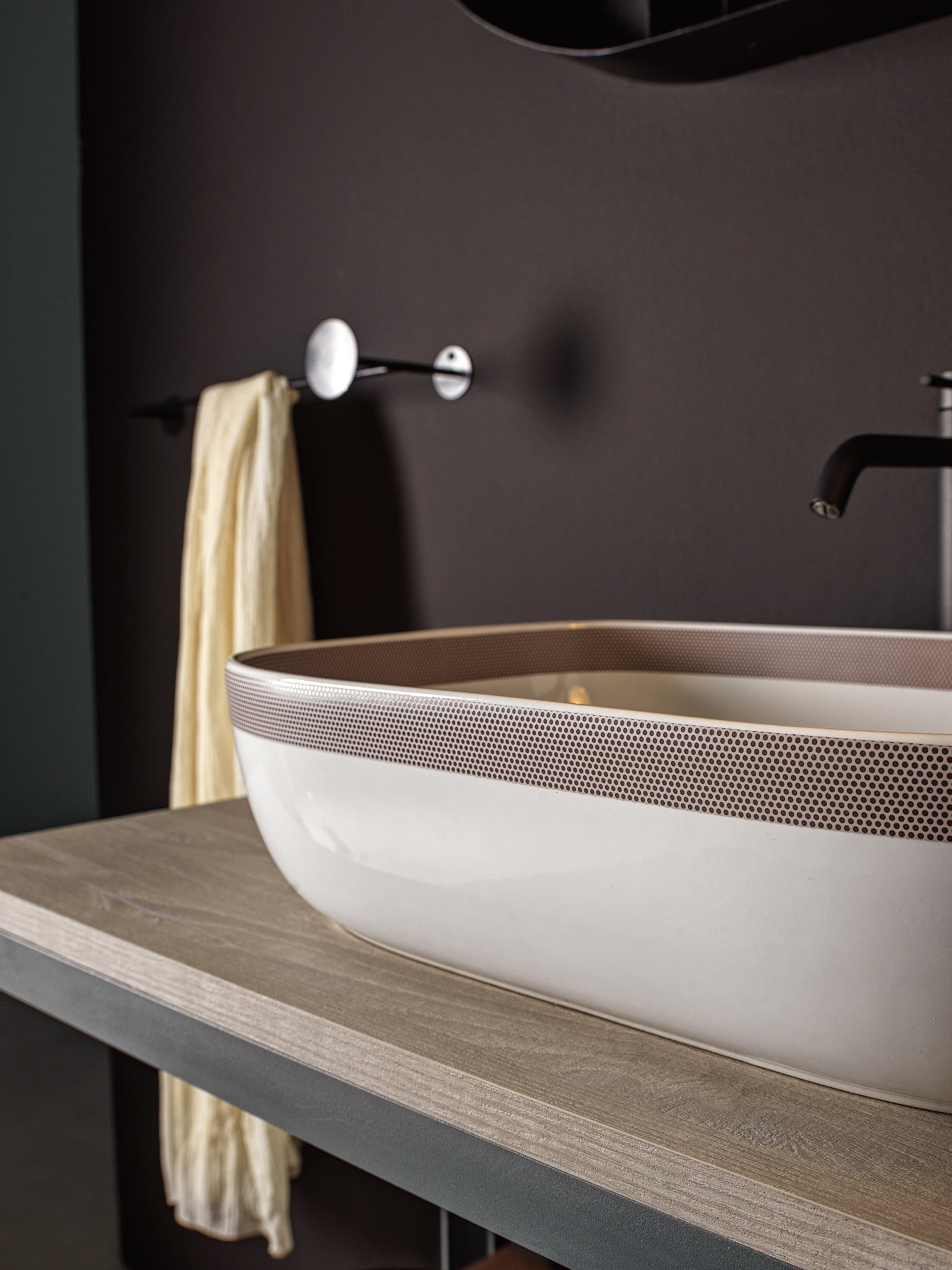 Scarabeo Ceramiche
GLAM SFERE FASCIA
Countertop rectangular ceramic washbasin