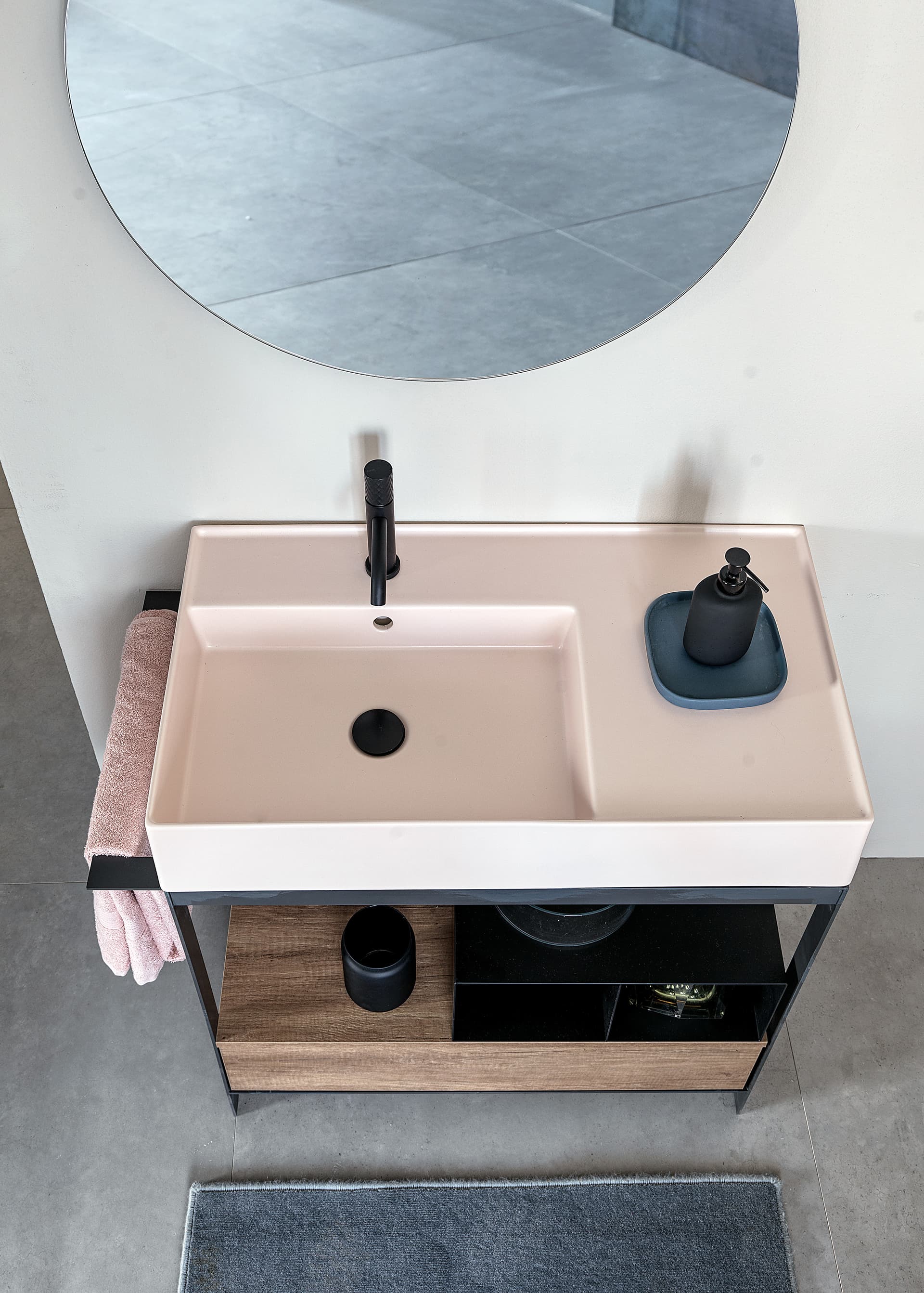 Scarabeo Ceramiche
SOLID
Metal vanity unit with towel rail