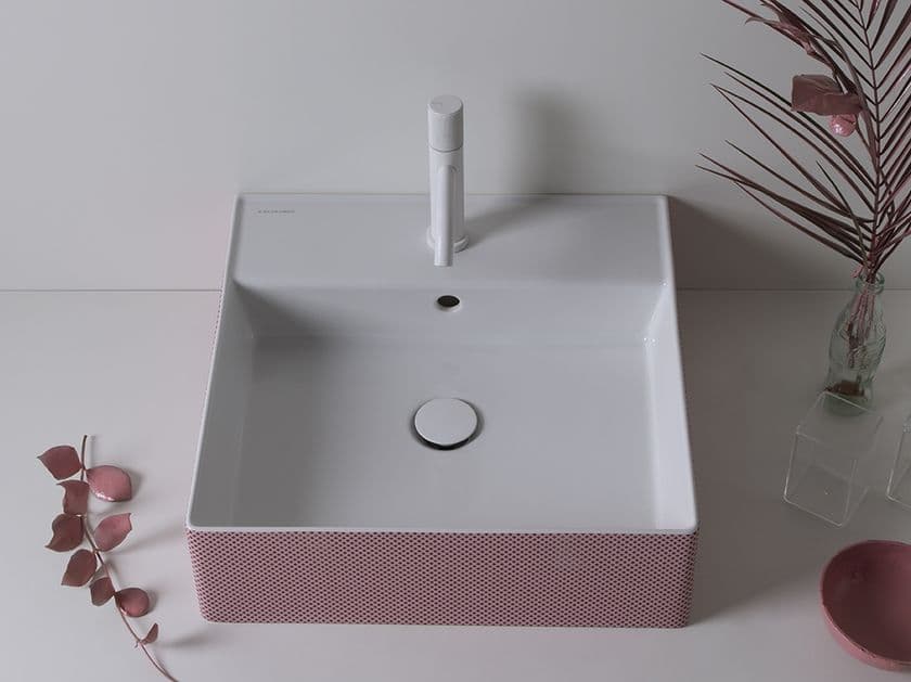 Scarabeo Ceramiche
TEOREMA 2.0 QUADROTTO
Countertop square ceramic washbasin with overflow
